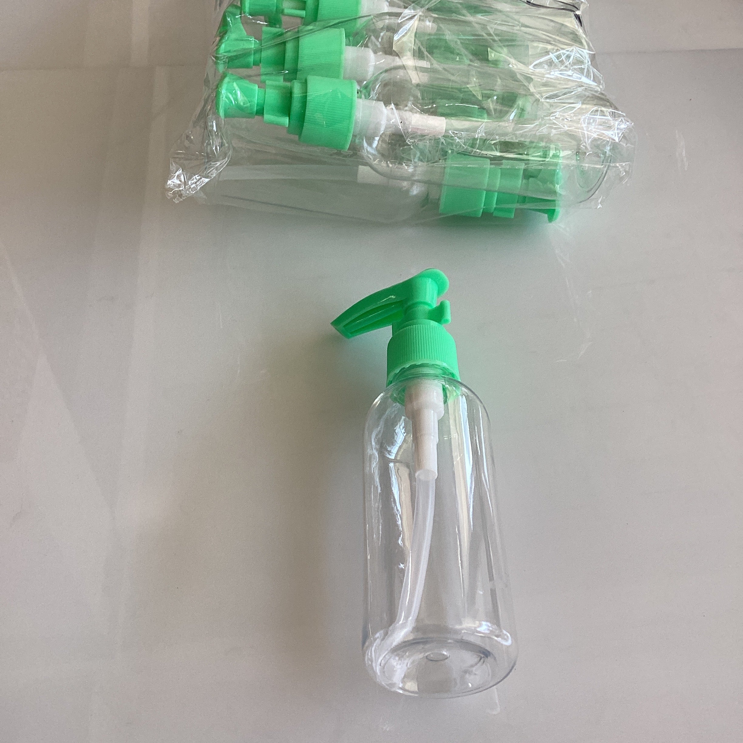 BOTELLA APLICADOR PARA SHAMPOO, GEL, JABÓN LÍQUIDO 13 CM 100 ML.