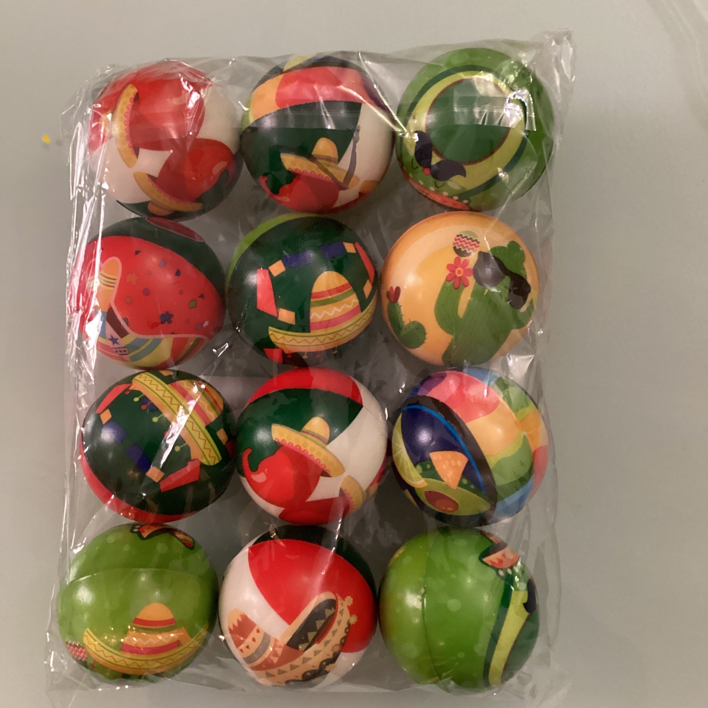 PELOTA ESPONJA 6.3 CM DE DIÁMETRO, POR MAYOREO SURTIDO AL AZAR, CADA PAQUETE TRAE UN DISEÑO, SI GUSTA SURTIDO DEBERA PEDIR VARIOS PAQUETES