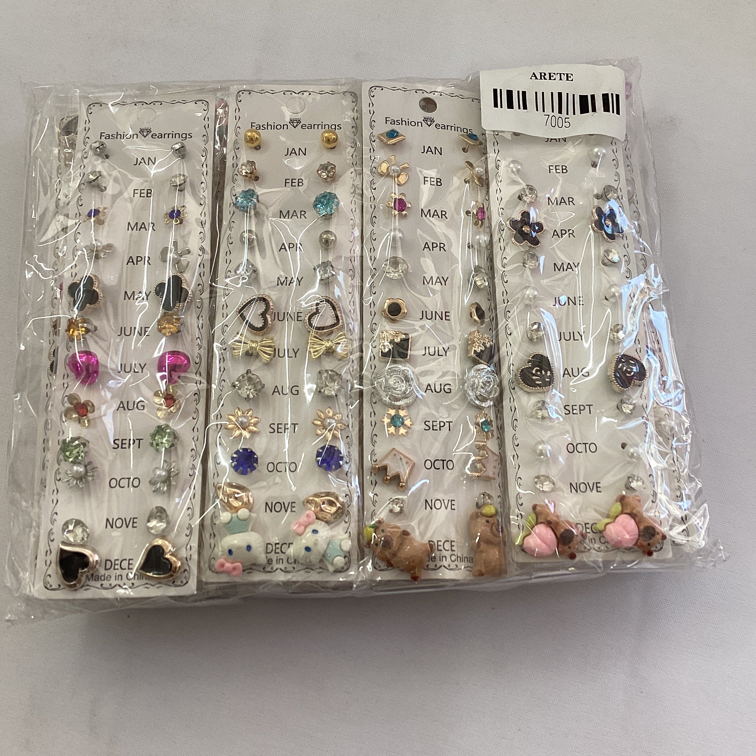 ARETES EN BLISTER MENSUAL 12 PARES POR MAYOREO