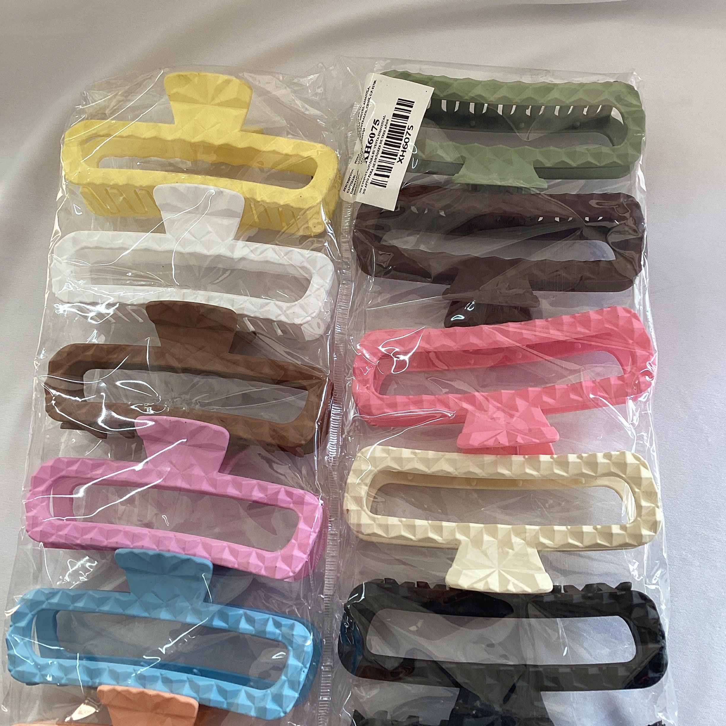 PINZA DE PLÁSTICO DE 12.5 CM SURTIDA EN COLORES POR MAYOREO