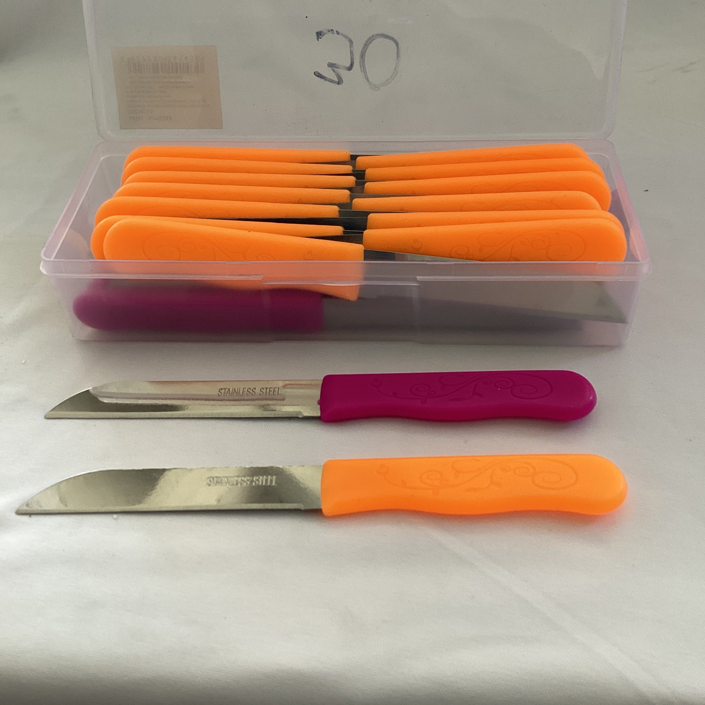 CUCHILLO CON FUNDA MANGO DE PLÁSTICO 2 COLORES POR MAYOREO EN ESTUCHE