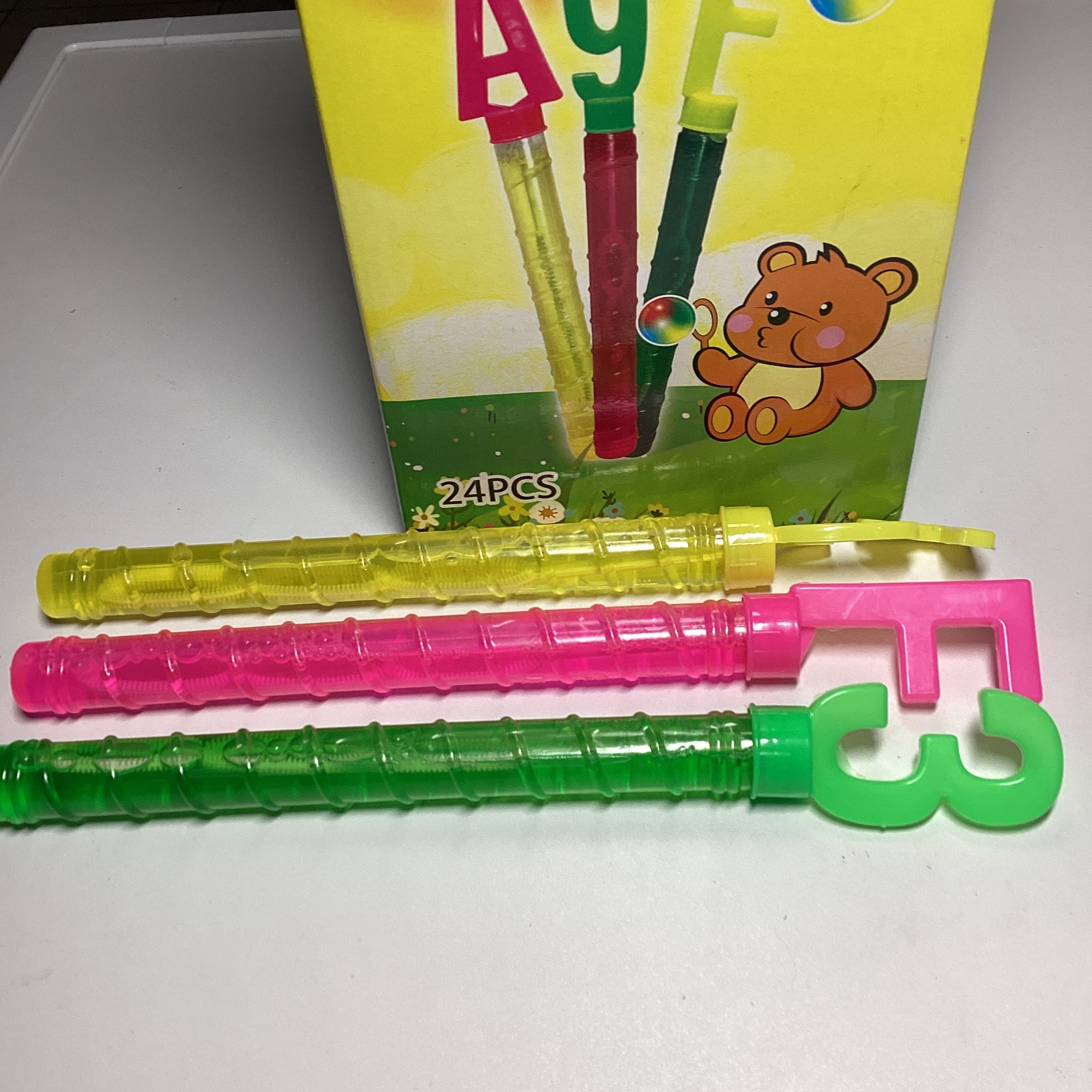 BURBUJA LETRAS Y NÚMEROS 26 CM SURTIDA EN DISEÑOS Y COLORES POR MAYOREO