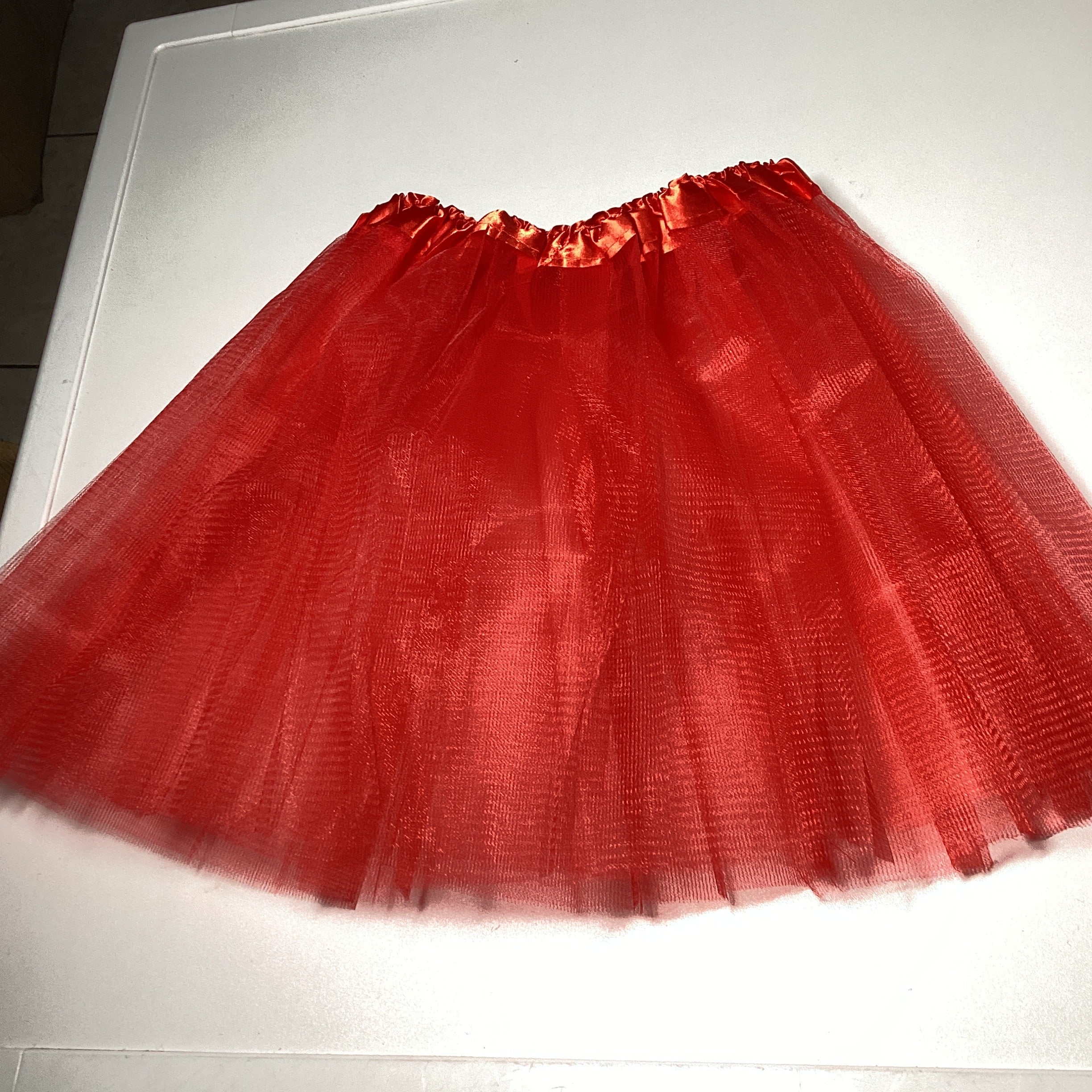 FALDA DE 30 CM DE LARGO PARA DISFRACES EMBOLSADA INDIVIDUAL SURTIDA EN 10 COLORES DIFERENTES