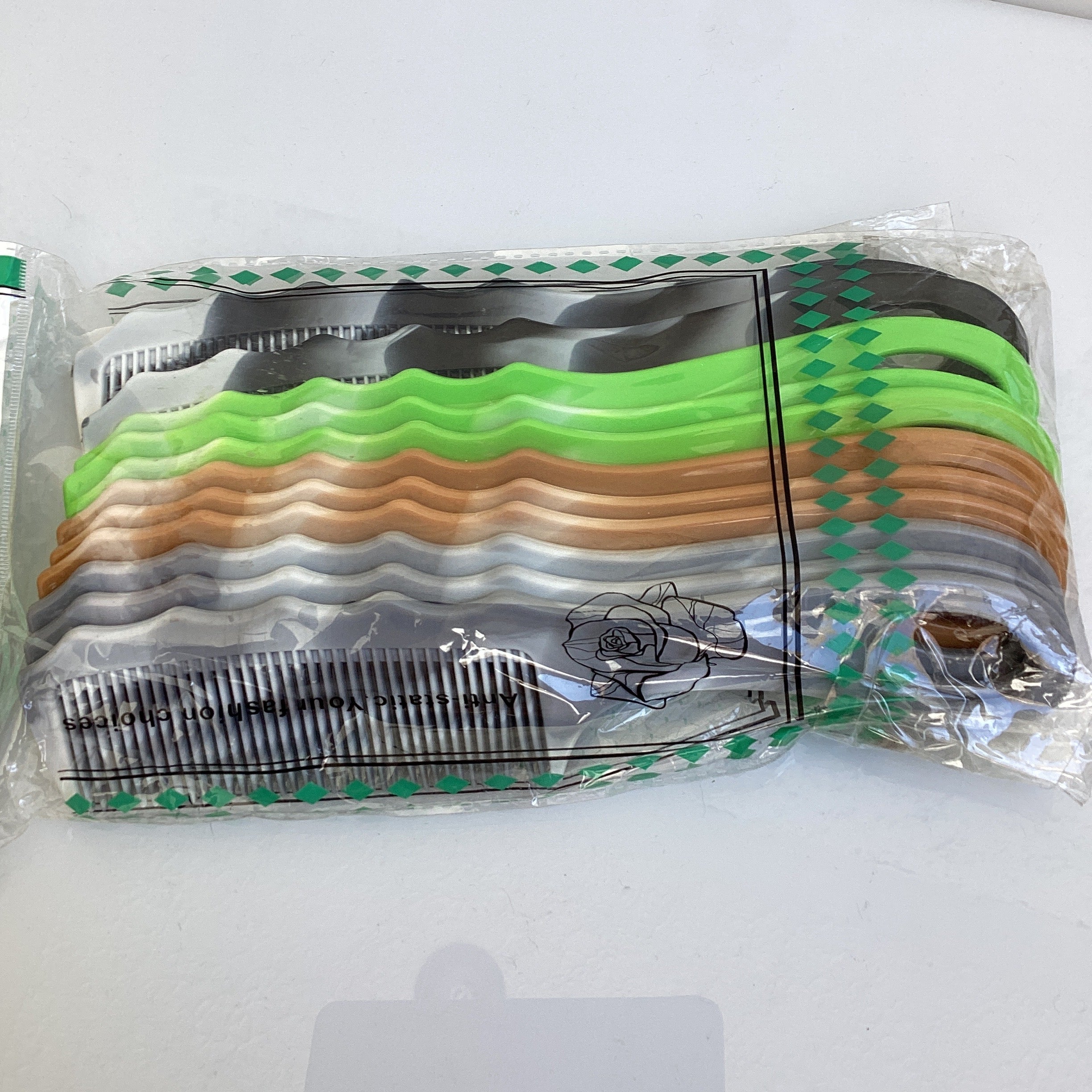 PEINE DE PLÁSTICO 21.5 CM SURTIDO EN COLORES POR MAYOREO