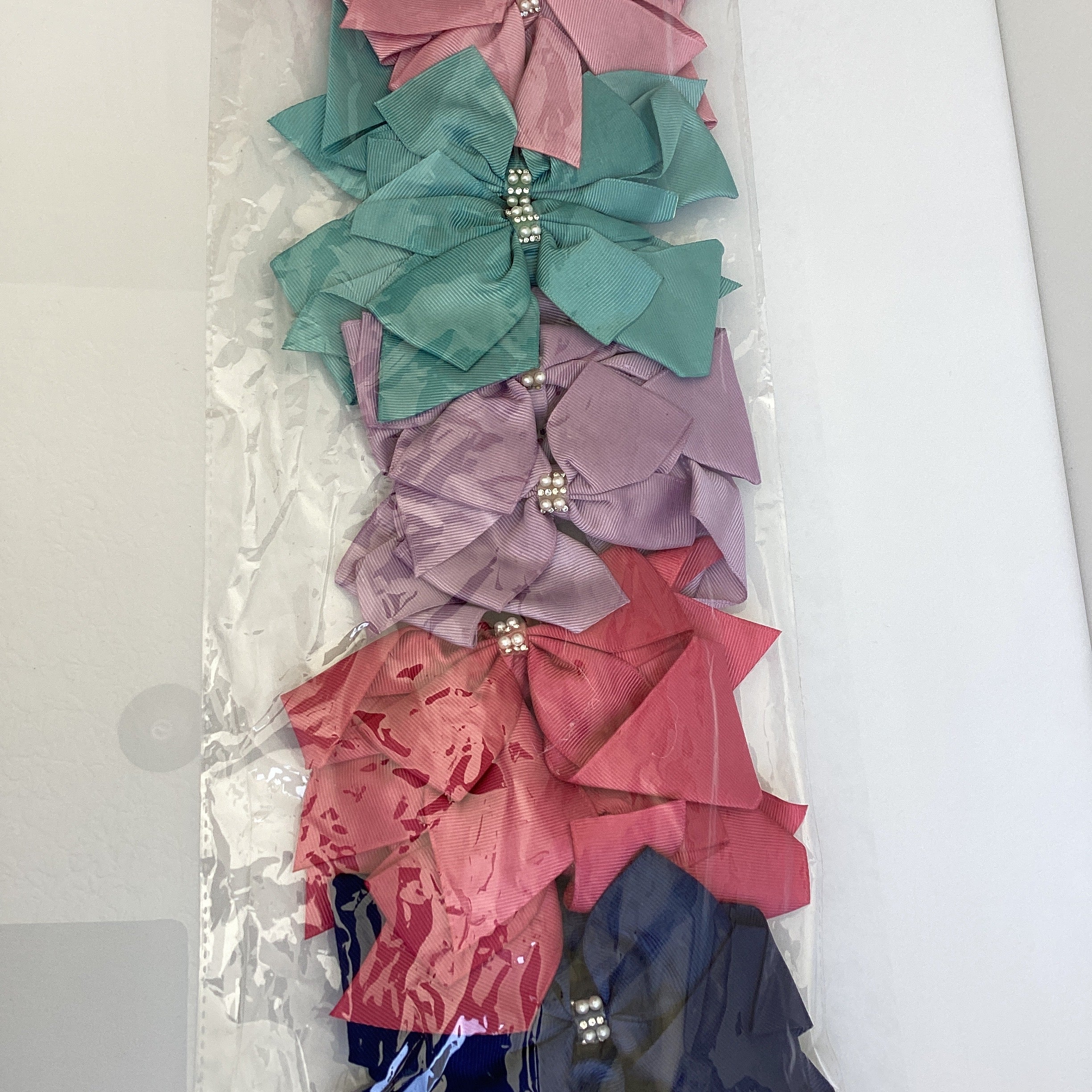 MOÑO DE LISTON SURT13 CM SURTIDO EN COLORES Y DISEÑOS POR MAYOREO