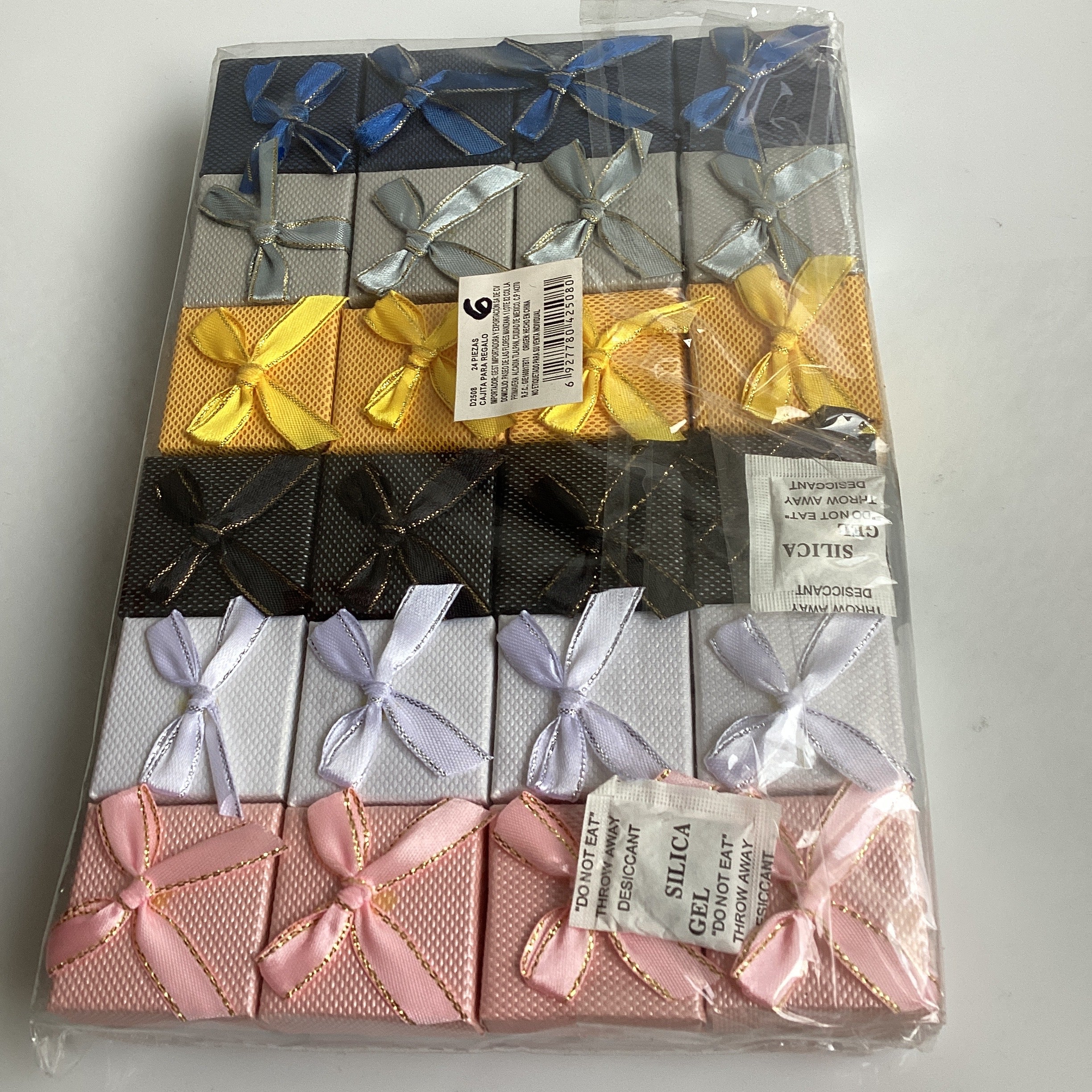 CAJITA DE REGALO MINI 4X4 CM SURTIDA EN COLORES YH DISEÑOS POR MAYOREO