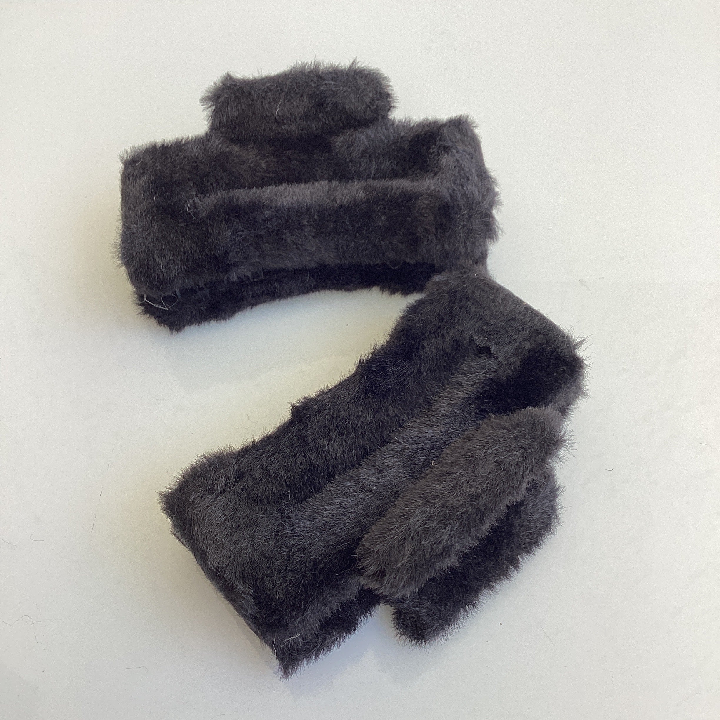 PINZA CUADRADA FORRADA DE TELA TIPO TERCIOPELO10 CM POR MAYOREO