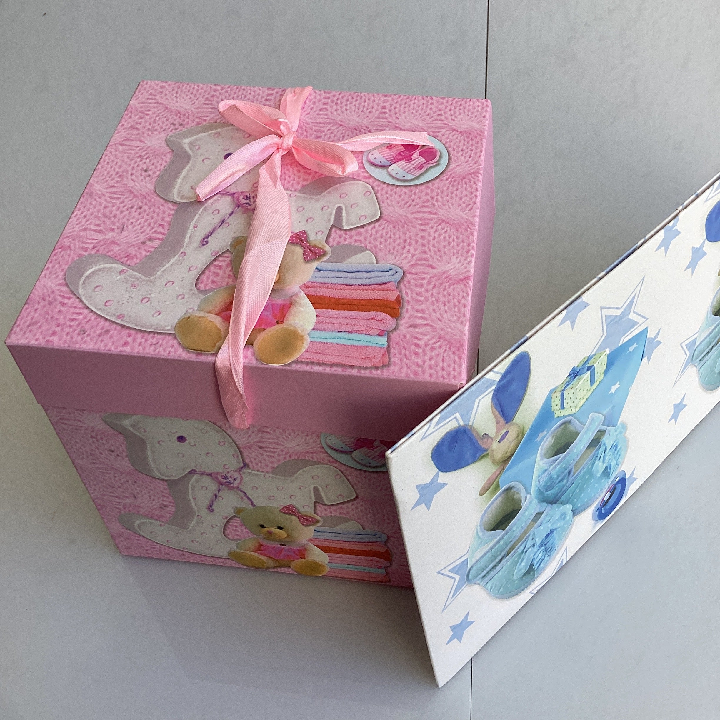 CAJA DE REGALO BEBE BABY SHOWER 15X15X15 CM SURTIDO EN DISEÑOS Y COLORES NIÑO Y NIÑA POR MAYOREO