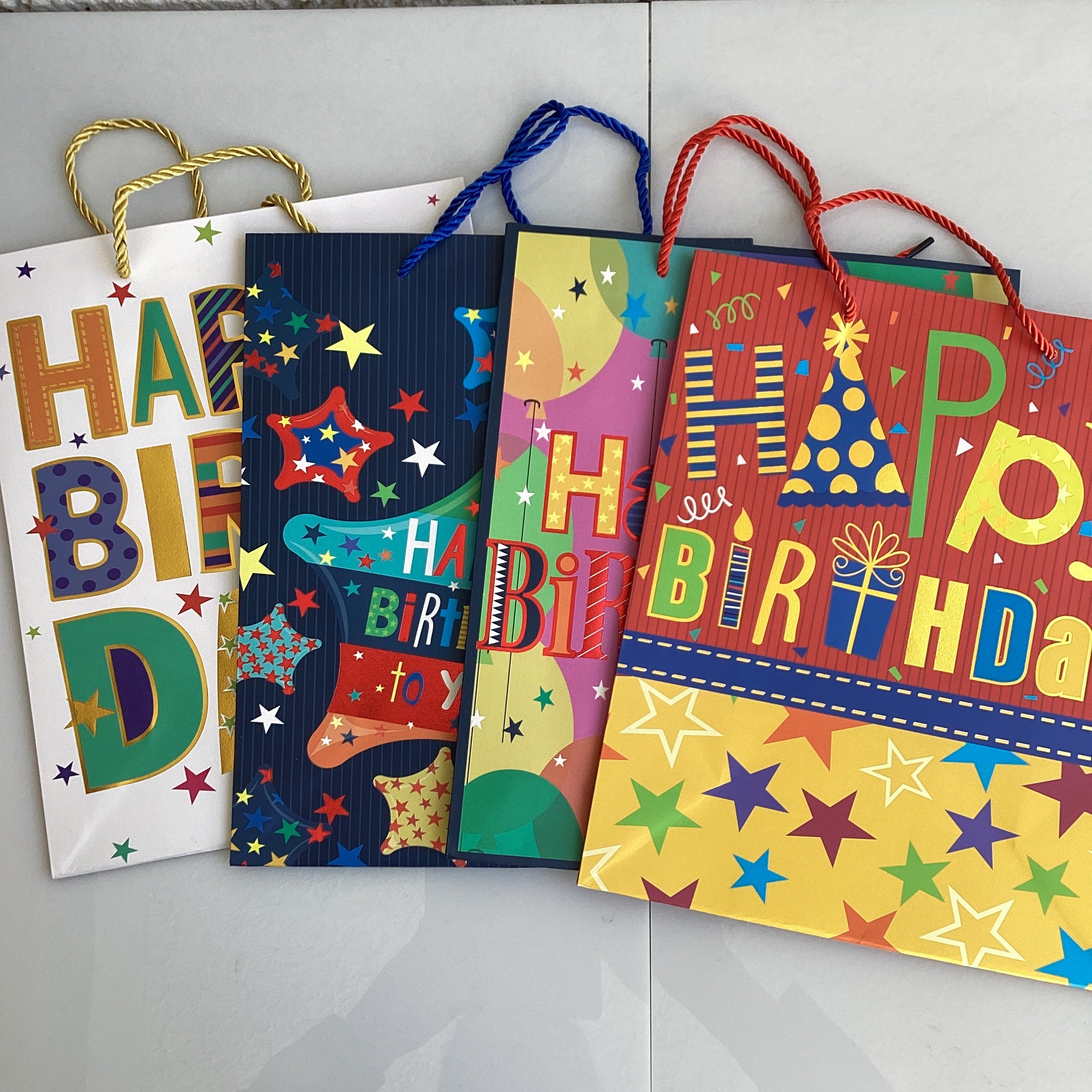 BOLSA DE REGALO GRANDE 32X26 CM HAPPY BIRTHDAY SURTIDA EN DISEÑOS POR MAYOREO