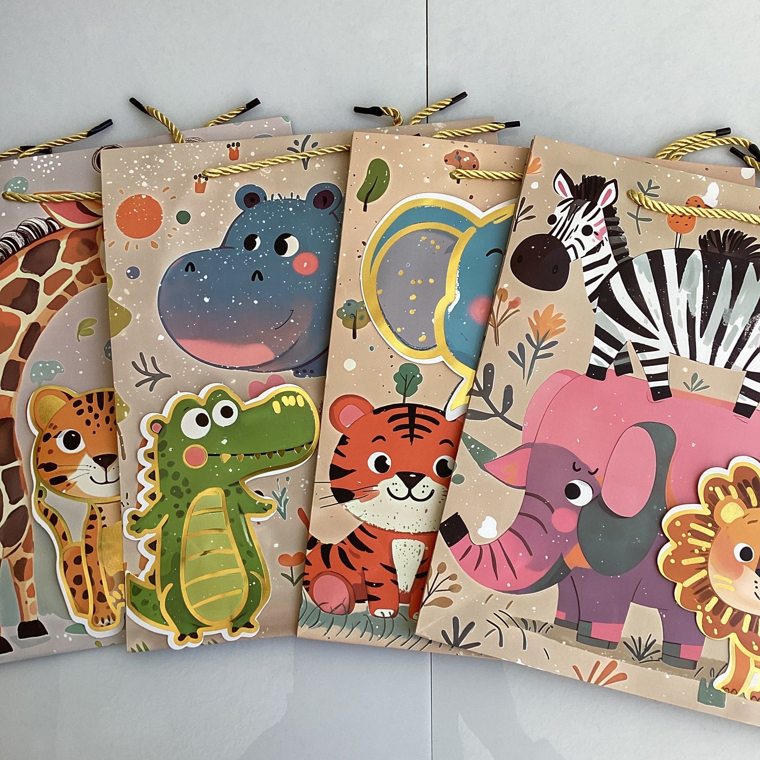 BOLSA DE REGALO GRANDE 3D 32X26 CM INFANTIL MOTIVOS ANIMALES SURTIDO EN DISEÑOS POR MAYOREO