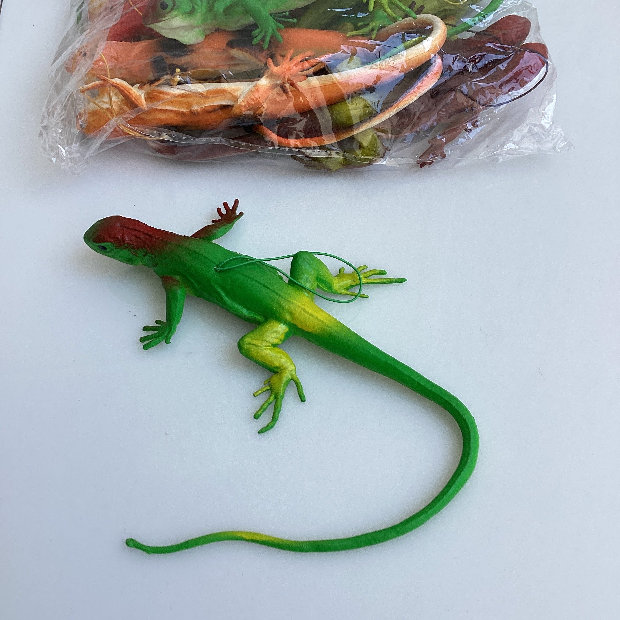 IGUANA 27 CM SURTIDA EN COLORES POR MAYOREO