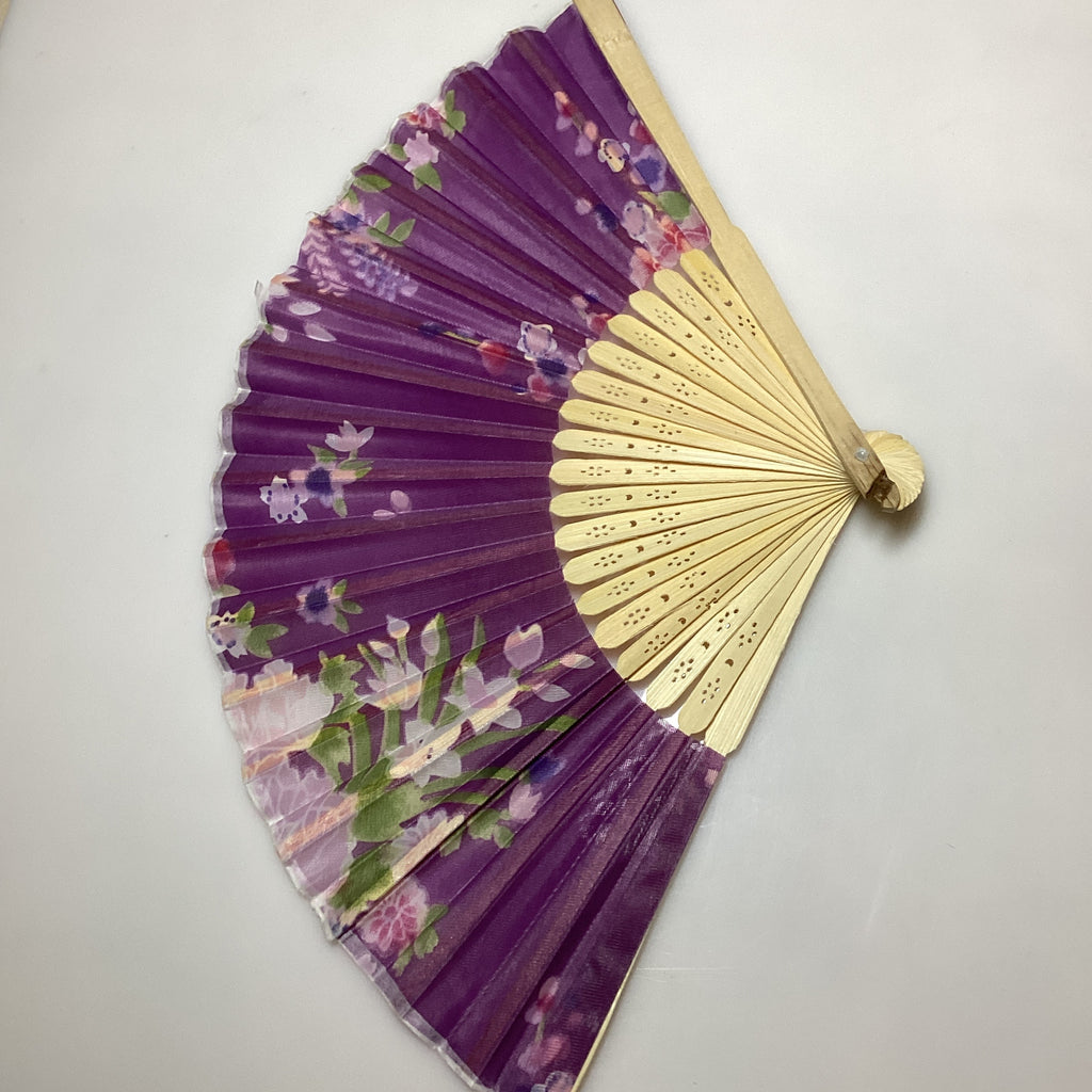 ABANICO DE MADERA SURTIDO EN DISEÑOS POR MAYOREO