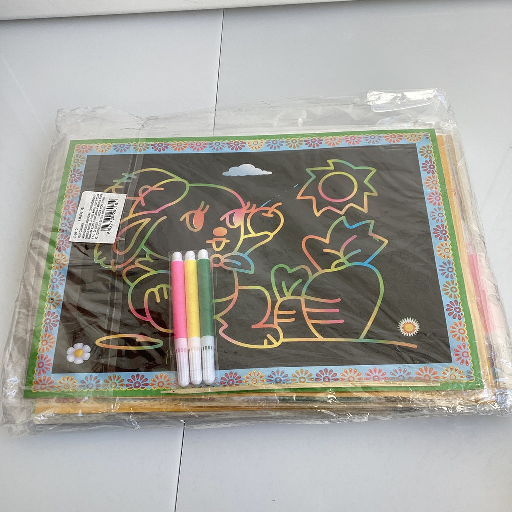PIZARRÓN PARA DIBUJO CON PLUMINES SURTIDO EN DISEÑOS POR MAYOREO