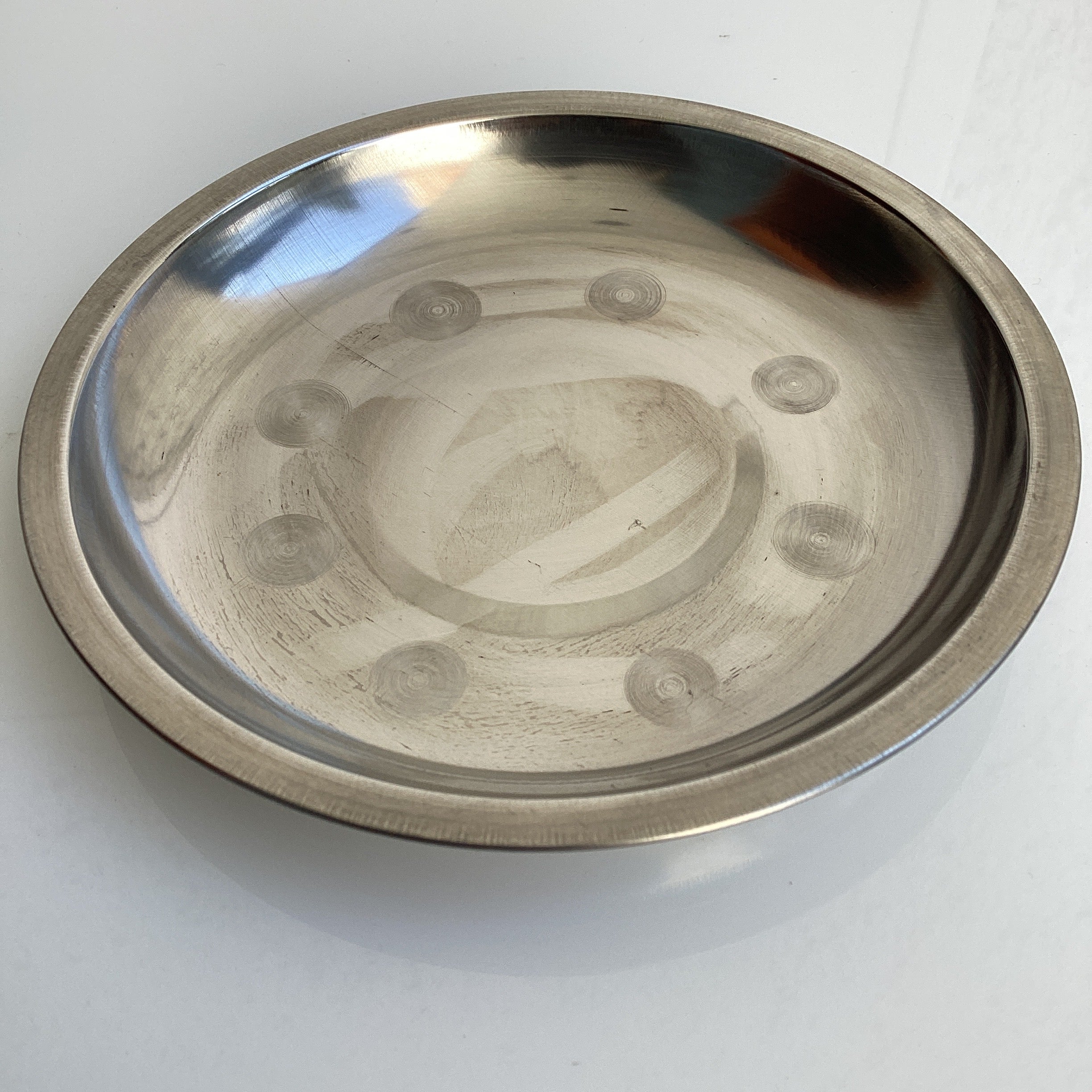 PLATO DE ACERO 19 CM DIÁMETRO POR MAYOREO