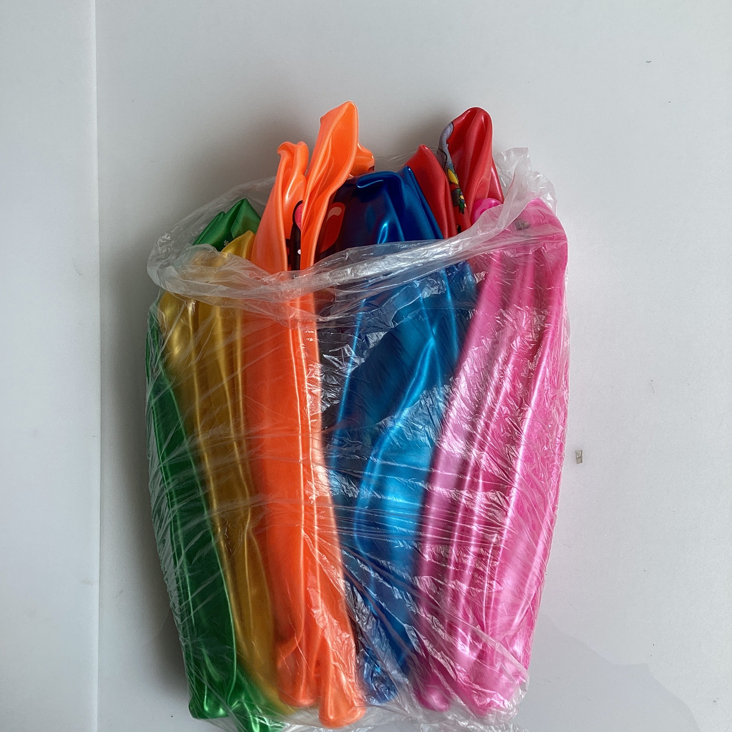 PELOTA EMOJI 9" SURTIDA EN DISEÑOS Y COLORES