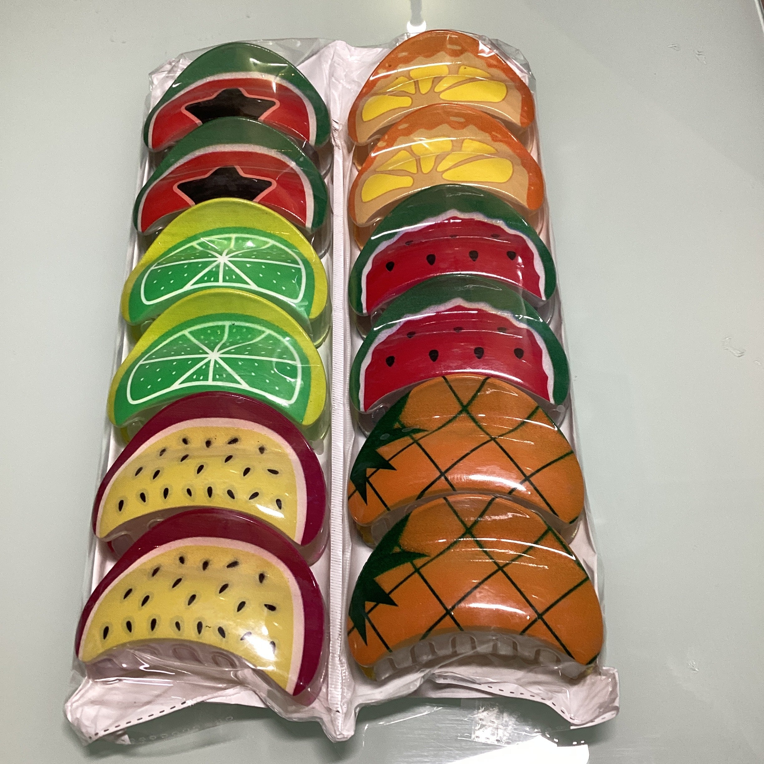 PINZA 9 CM EN FORMA DE FRUTAS POR MAYOREO