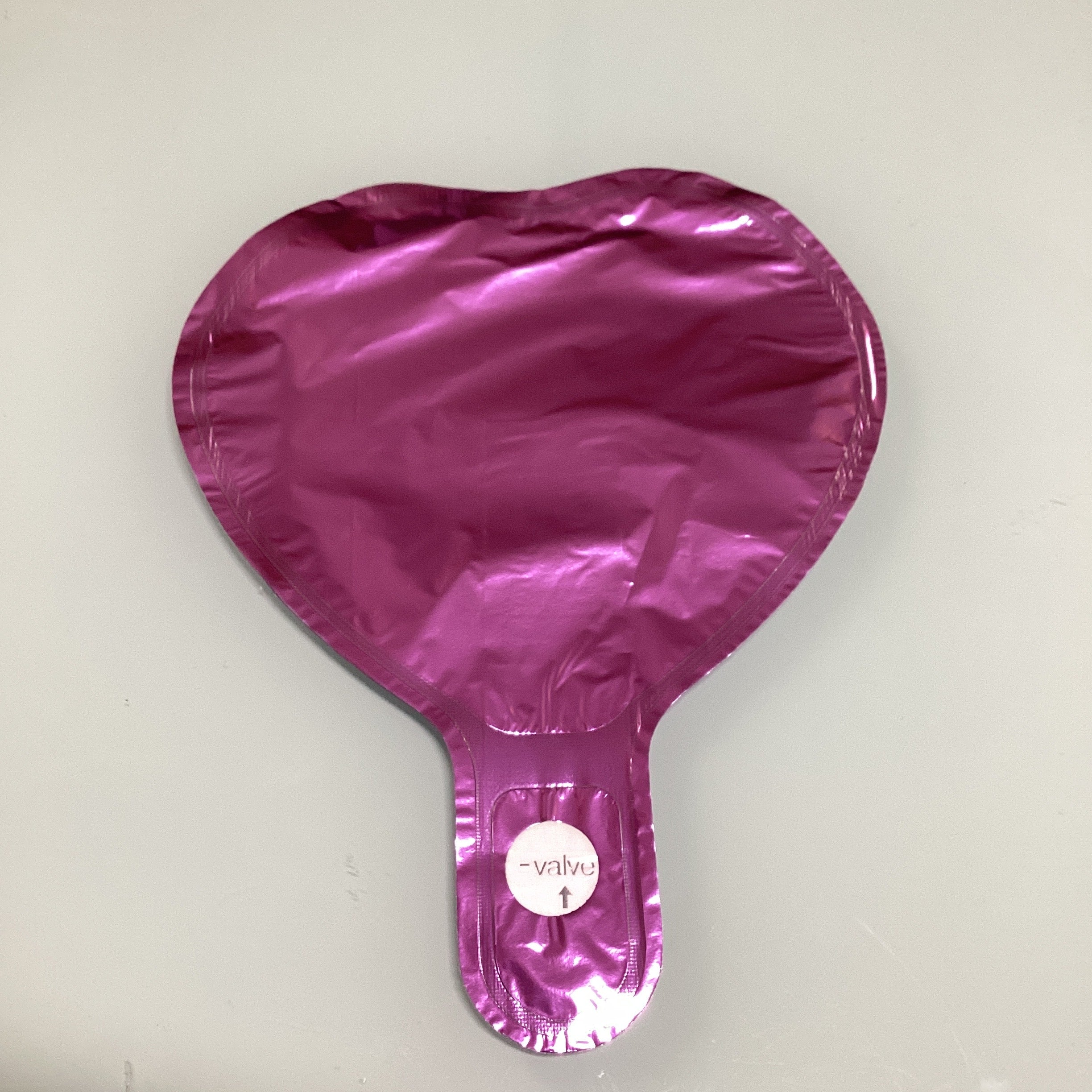 GLOBO METÁLICO FORMA DE CORAZÓN AUTOSELLABLE 18 CM POR MAYOREO