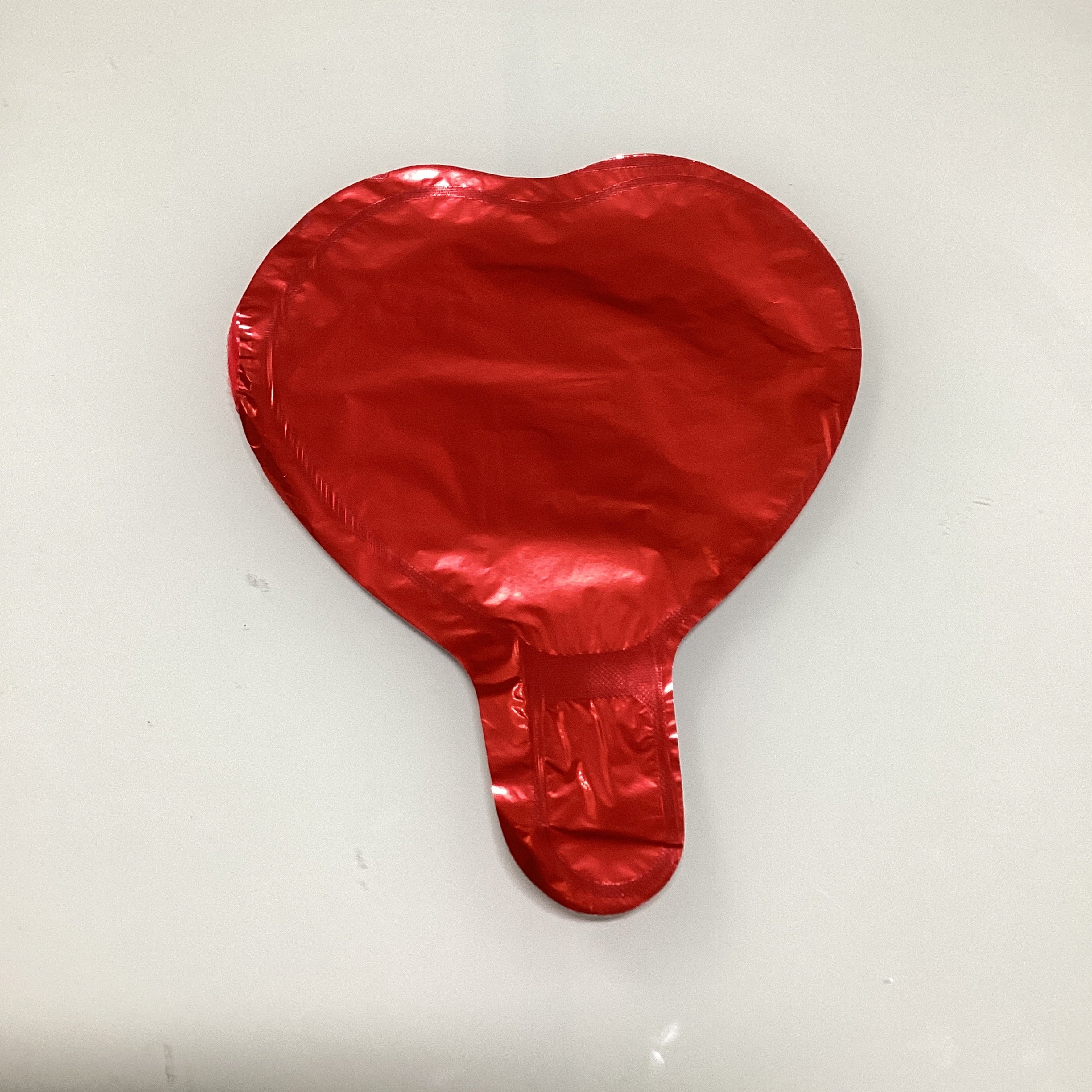 GLOBO METÁLICO FORMA DE CORAZÓN AUTOSELLABLE 18 CM POR MAYOREO