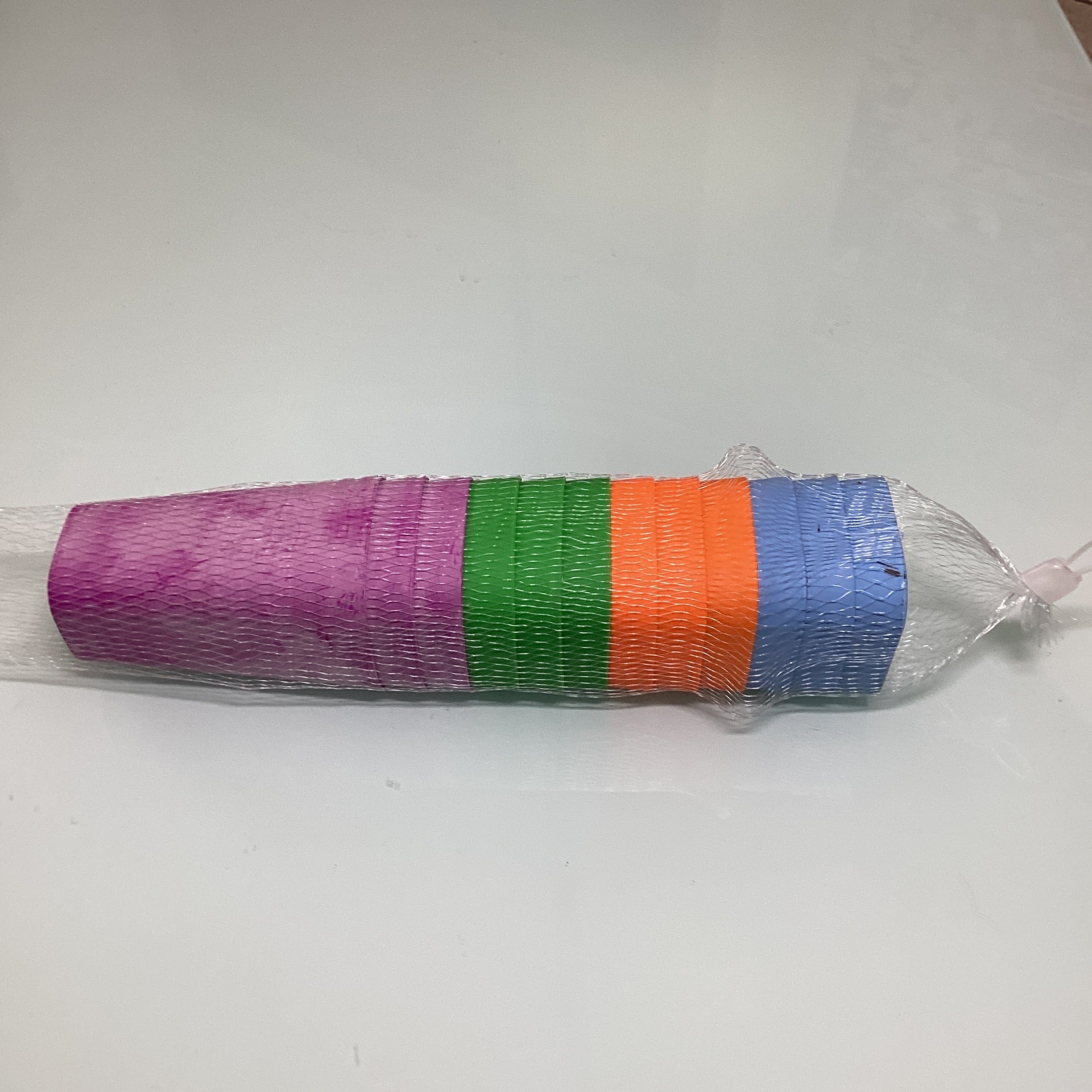 VASO DE PLÁSTICO 11 CM DE ALTO 7 CM DE ANCHO SURTIDO EN COLORES POR MAYOREO