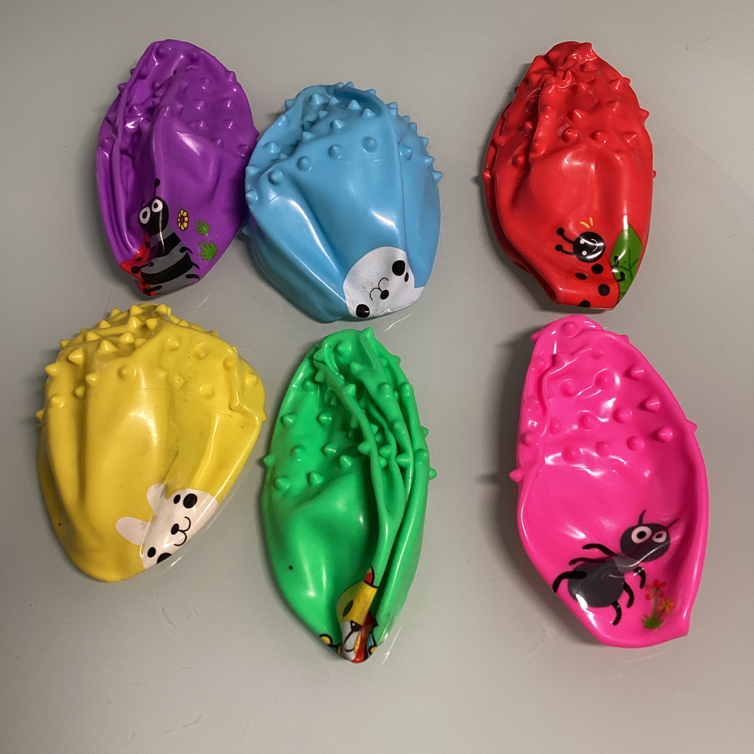 PELOTA DE PICOS 16 CM DECORADA
