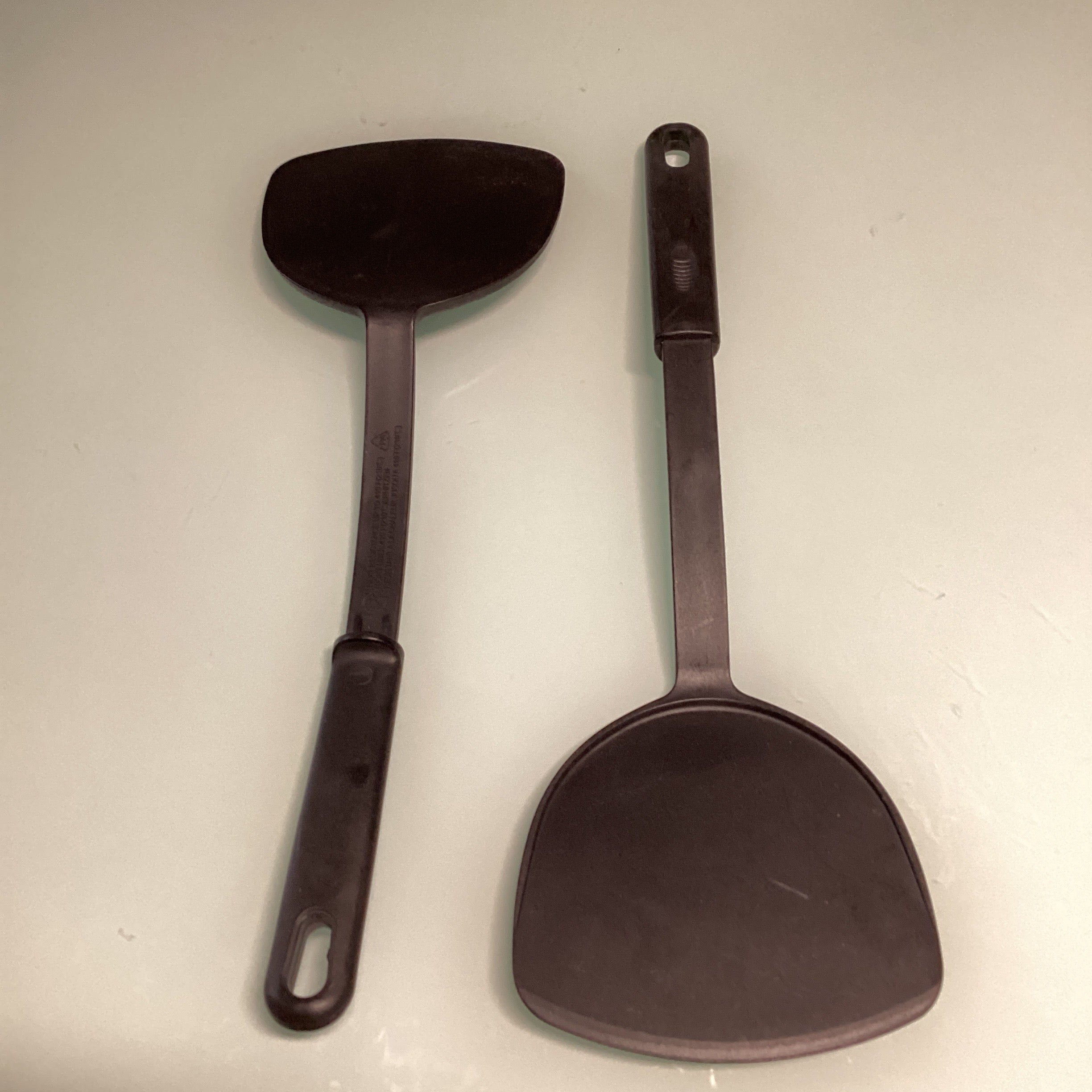 PALA DE PLÁSTICO NEGRO PARA COCINA POR MAYOREO