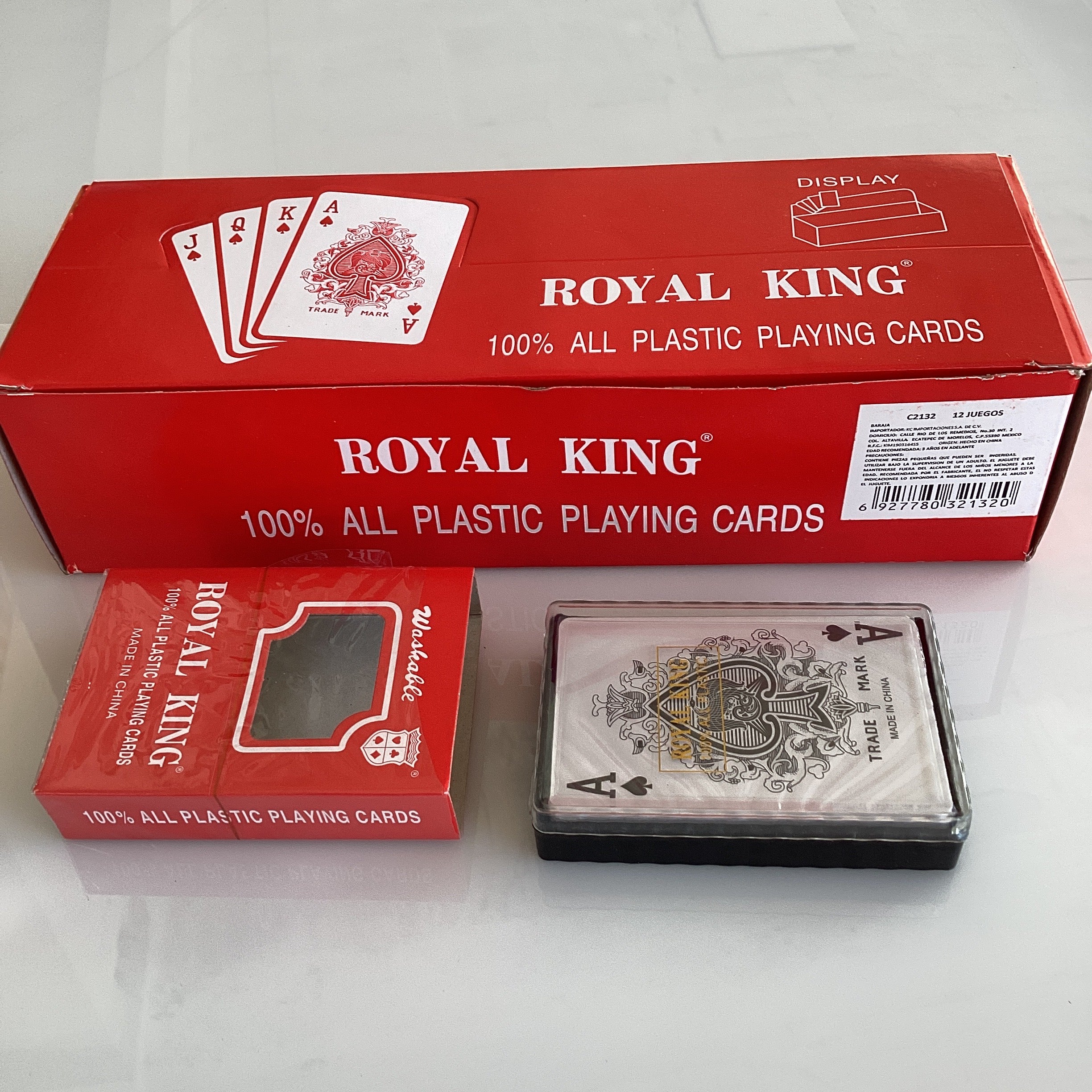 POKER ROJO PLASTIFICADO EN CAJITA DE PLÁSTICO TIPO AMERICANA POR MAYOREO