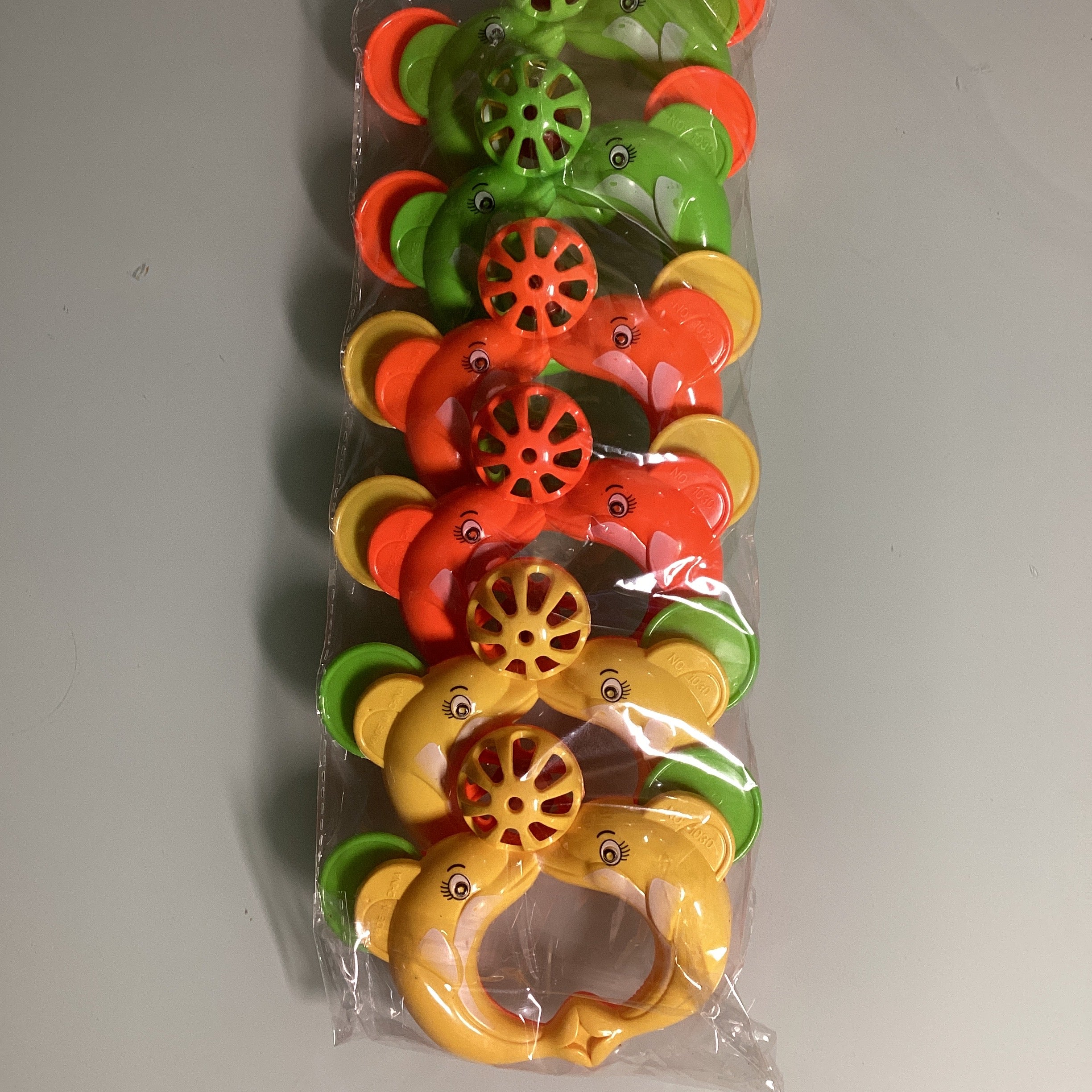SONAJA DELFINES 13 CM SURTIDA EN COLORES POR MAYOREO