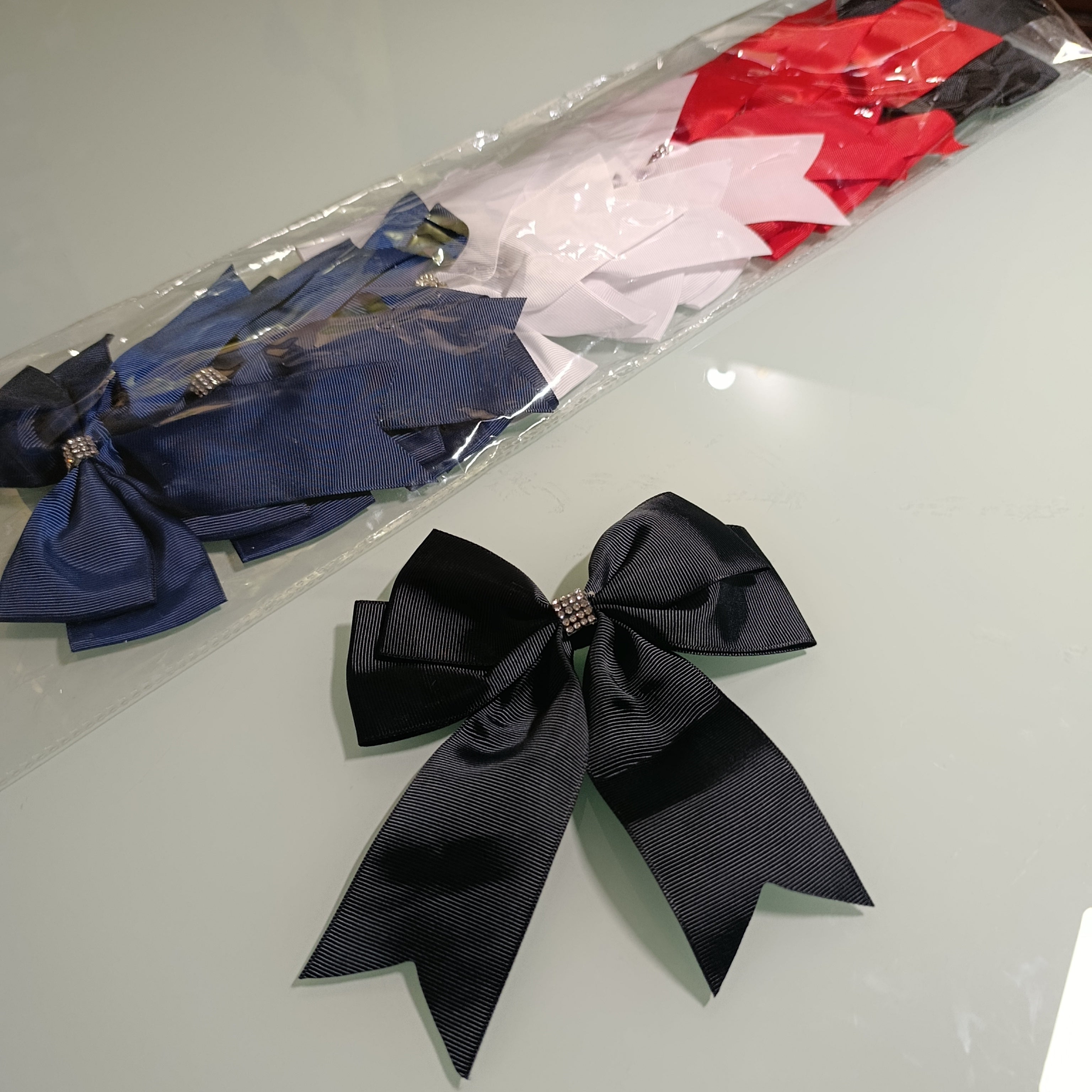 MOÑO DE LISTON PARA EL CABELLO DE 14 CM DE ANCHO SURTIDO EN COLORES POR MAYOREO