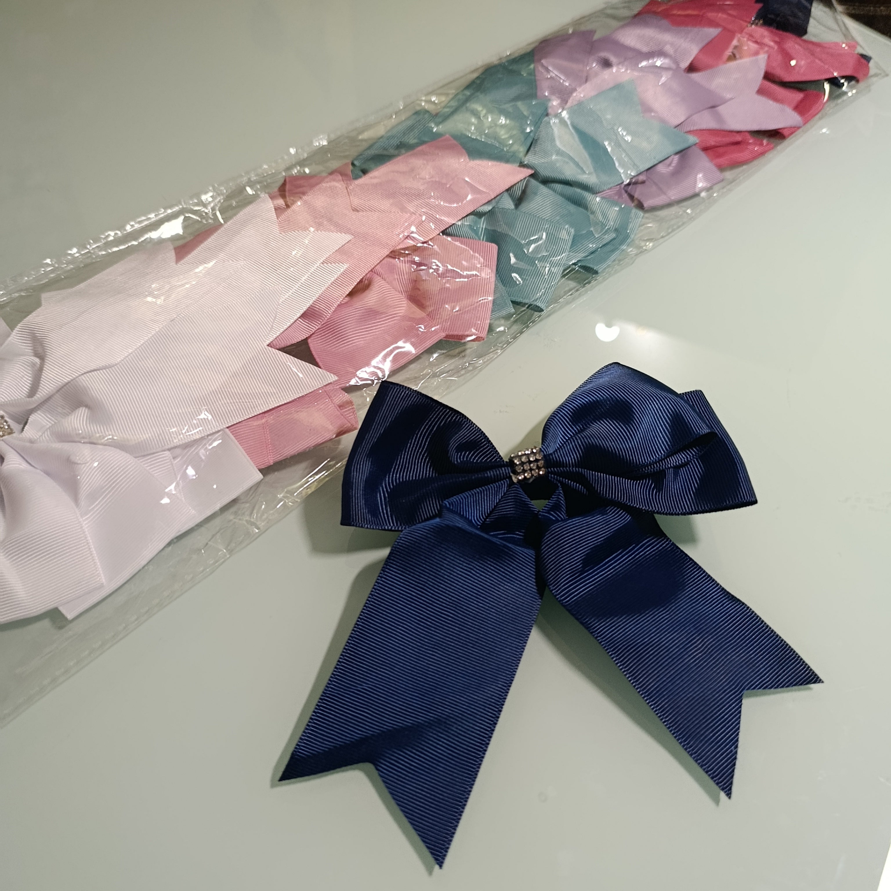 MOÑO DE LISTON PARA EL CABELLO DE 14 CM DE ANCHO SURTIDO EN COLORES POR MAYOREO