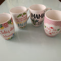 TAZA DE CERAMICA CON MOTIVOS DEL DIA DE LAS MADRES 10.5 CM DE ALTO POR 8.5 CM DE ANCHO SURTIDA EN DISEÑOS POR MAYOREO