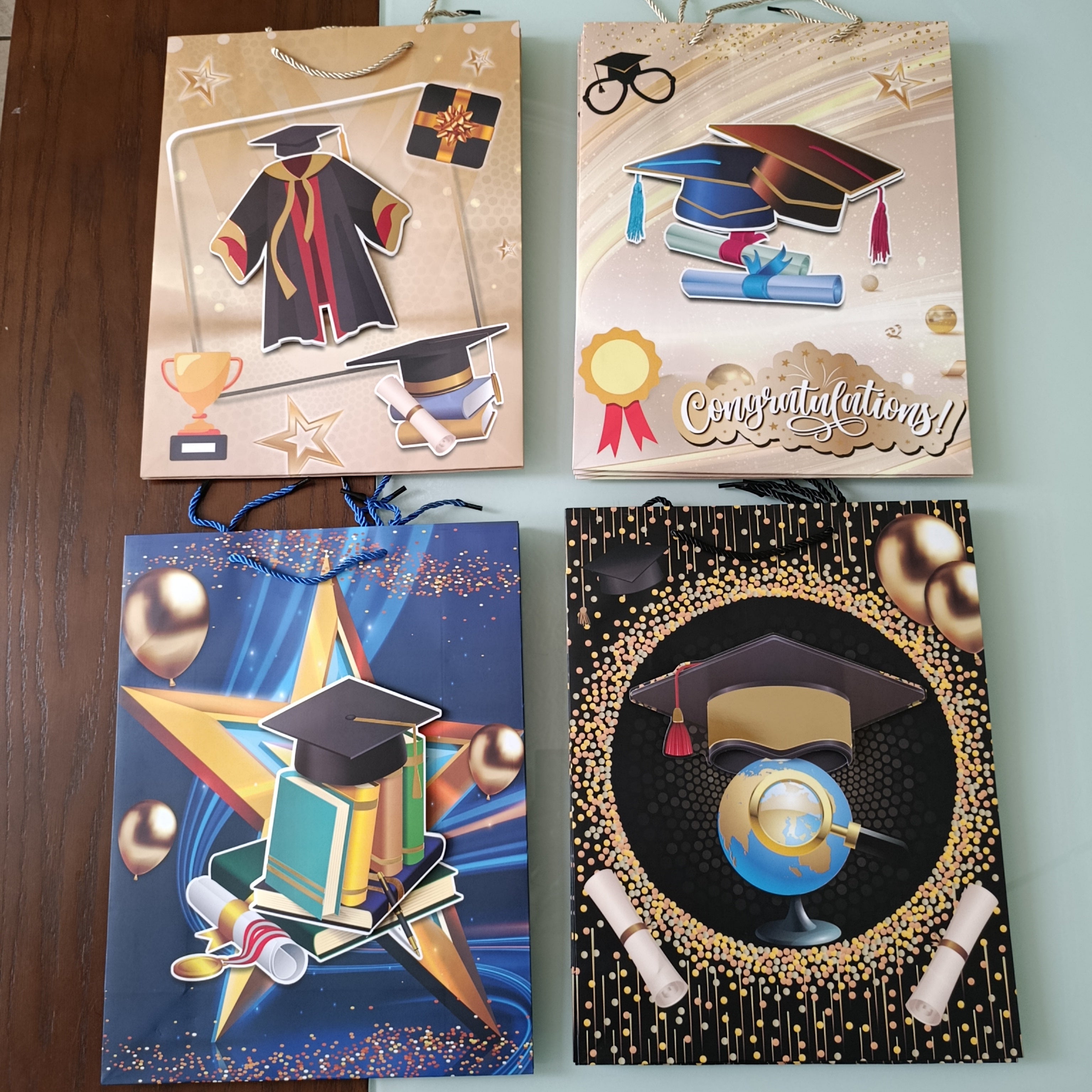 BOLSA DE REGALO 40X31 CM 3D DISEÑOS DE GRADUACION SURTIDOS POR MAYOREO