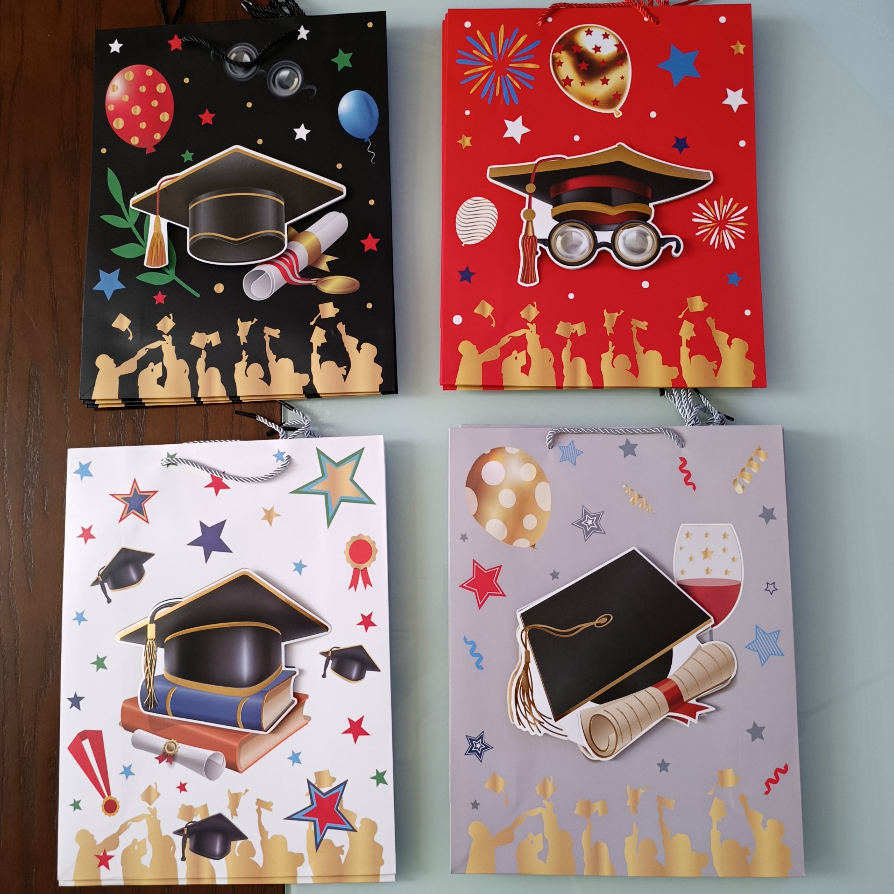 BOLSA DE REGALO 40X31 CM 3D DISEÑOS DE GRADUACION SURTIDOS POR MAYOREO