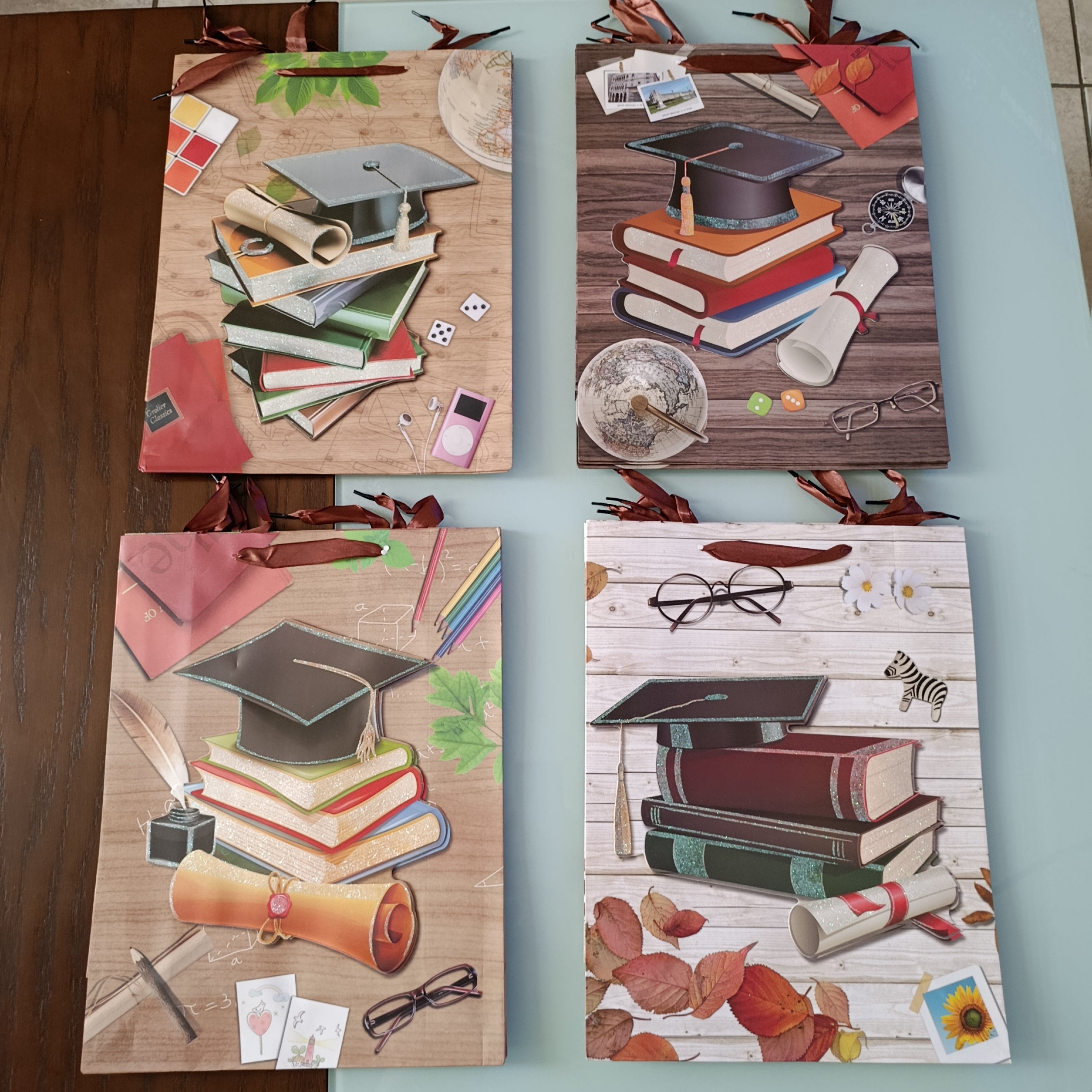 BOLSA DE REGALO 40X31 CM 3D DISEÑOS DE GRADUACION SURTIDOS POR MAYOREO