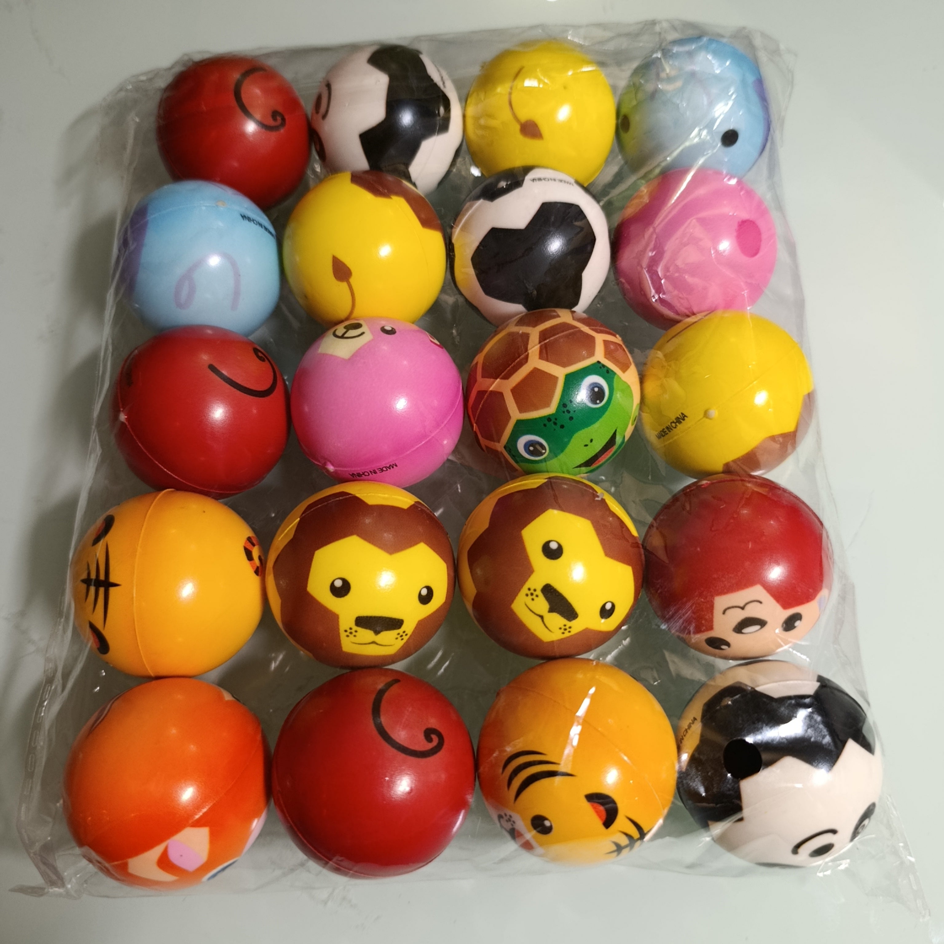 PELOTA SUAVE 4.5 CM SURTIDA EN DISEÑOS POR MAYOREO