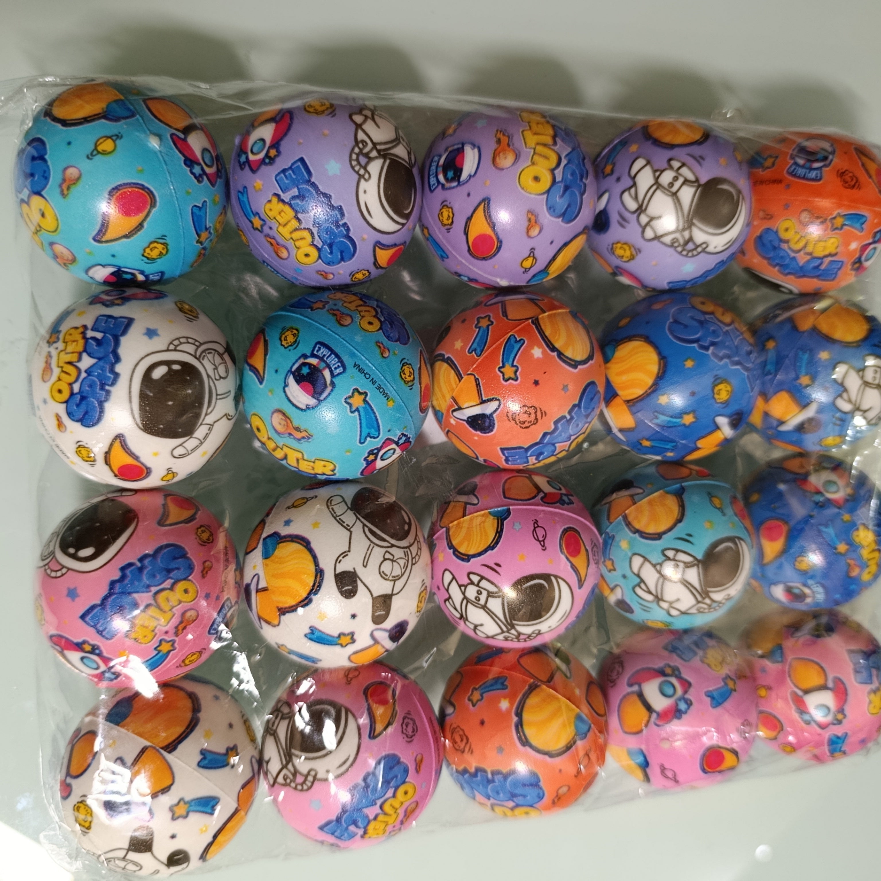 SALDO 11 PELOTAS 5 CM SUAVE DECORADA SURTIDA
