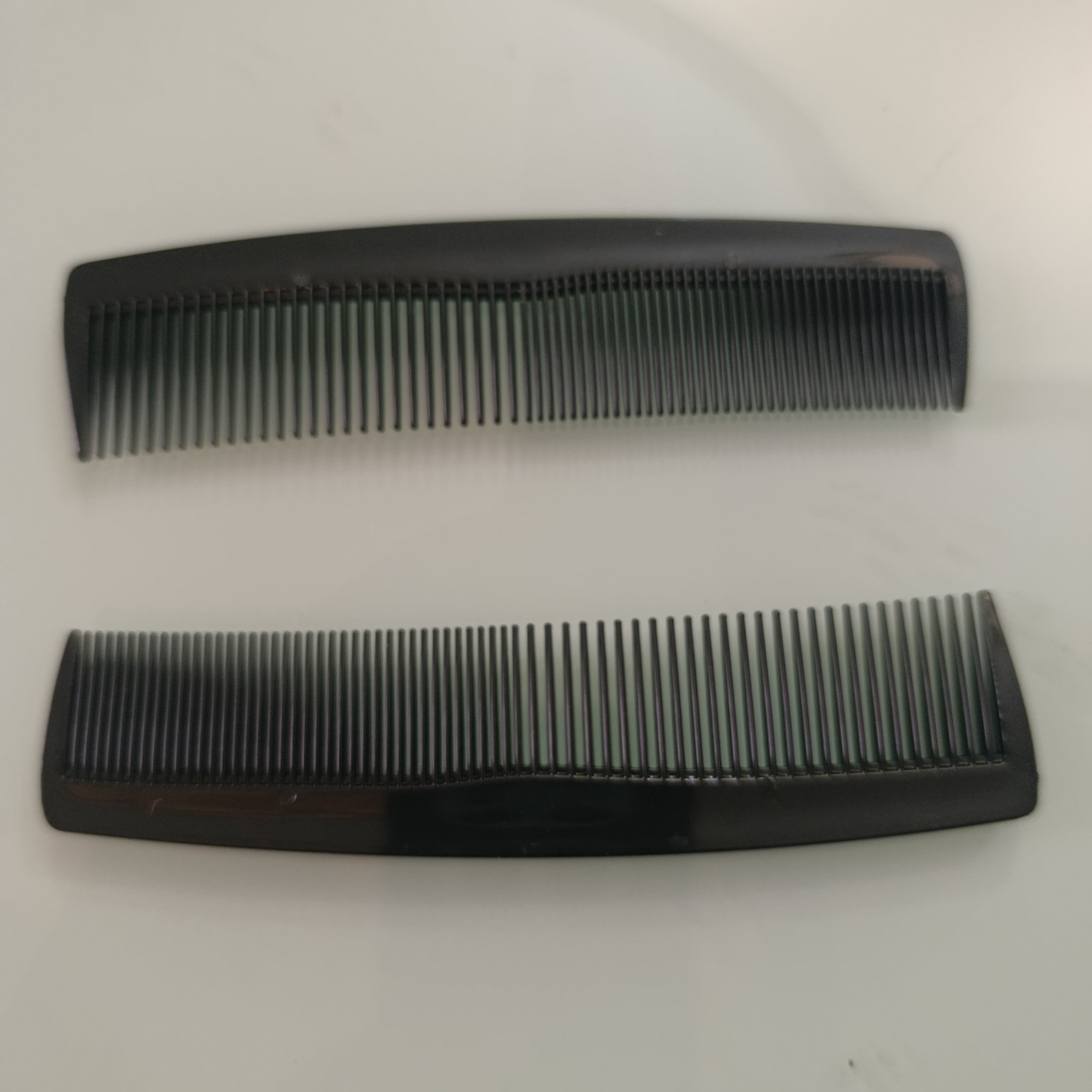 PEINE DE BOLSILLO DE PLASTICO 12.5 CM NEGRO POR MAYORIA