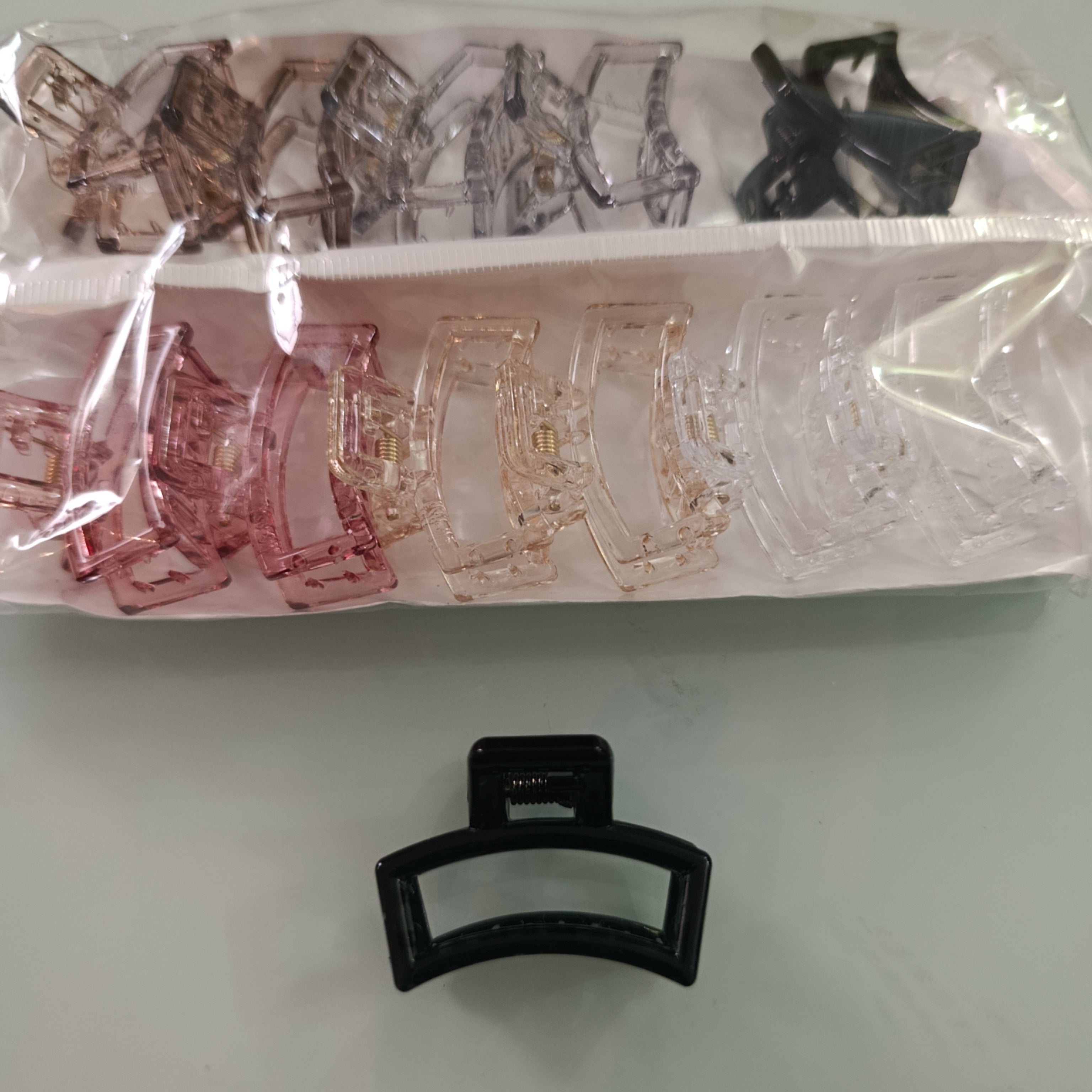 PINZA DE PLASTICO PARA CABELLO 4 COLORES SURTIDOS POR MAYOREO