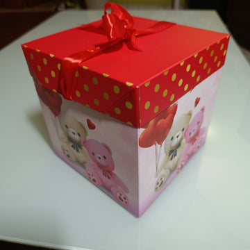 CAJA DE REGALO  15X15X15 CM DE CARTON MOTIVOS AMOR OSITOS SURTIDOS EN COLORES Y DISEÑOS POR MAYOREO