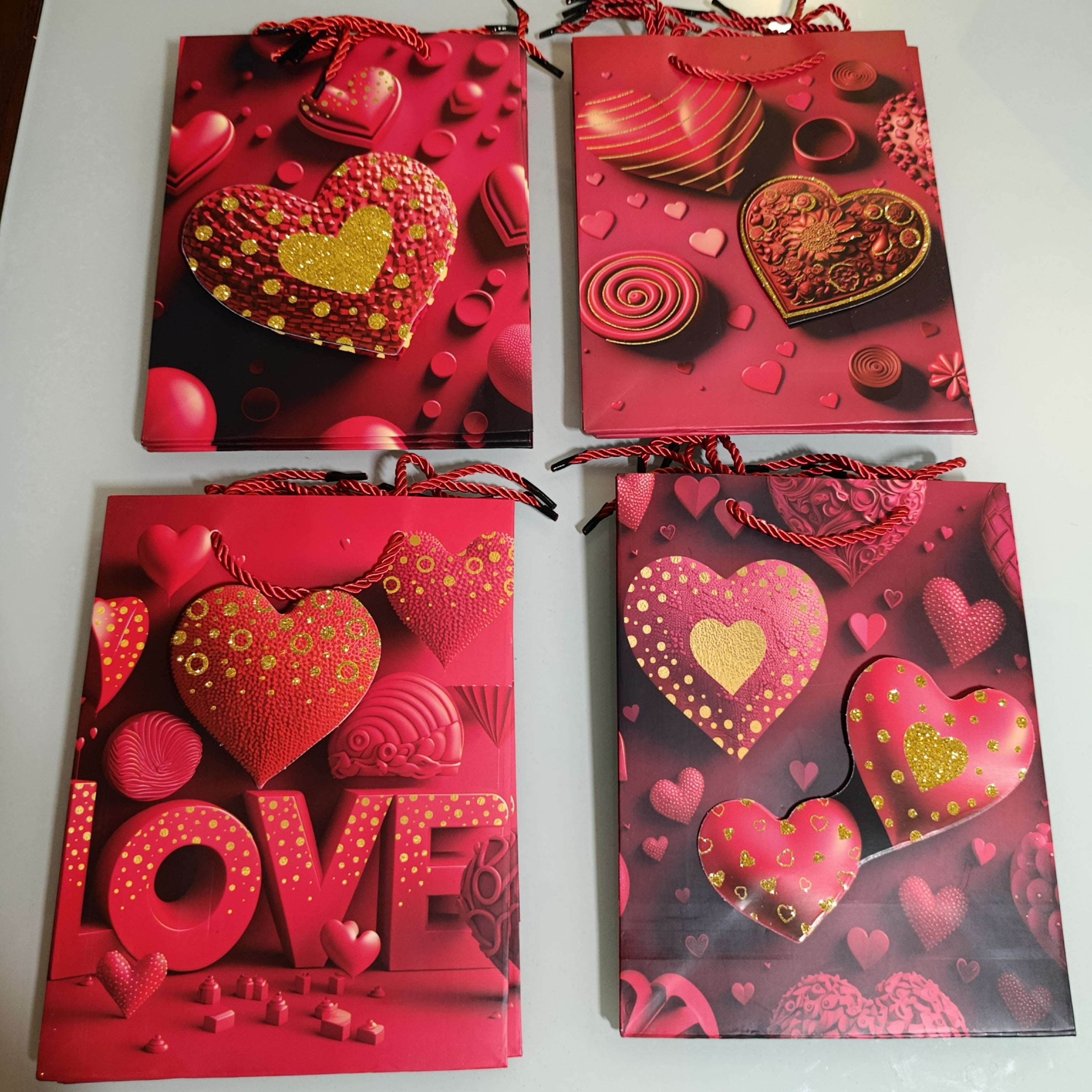 BOLSA DE REGALO 3D CHICA 24X20 CM MOTIVOS CORAZONES SURTIDA EN COLORES Y DISEÑOS POR MAYOREO