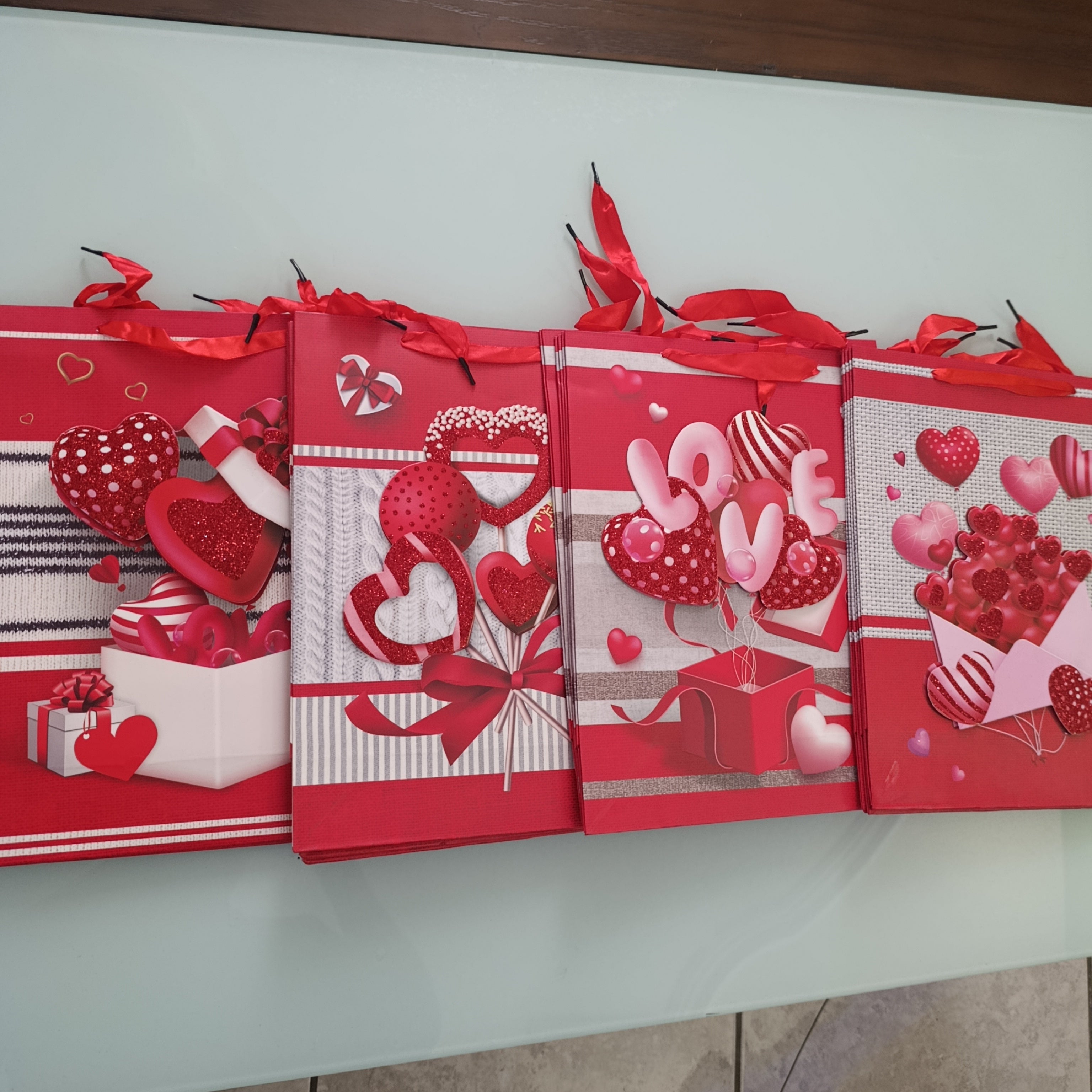BOLSA DE REGALO AMOR 3D GRANDE 32X26 CM SURTIDA EN DISEÑOS POR MAYOREO