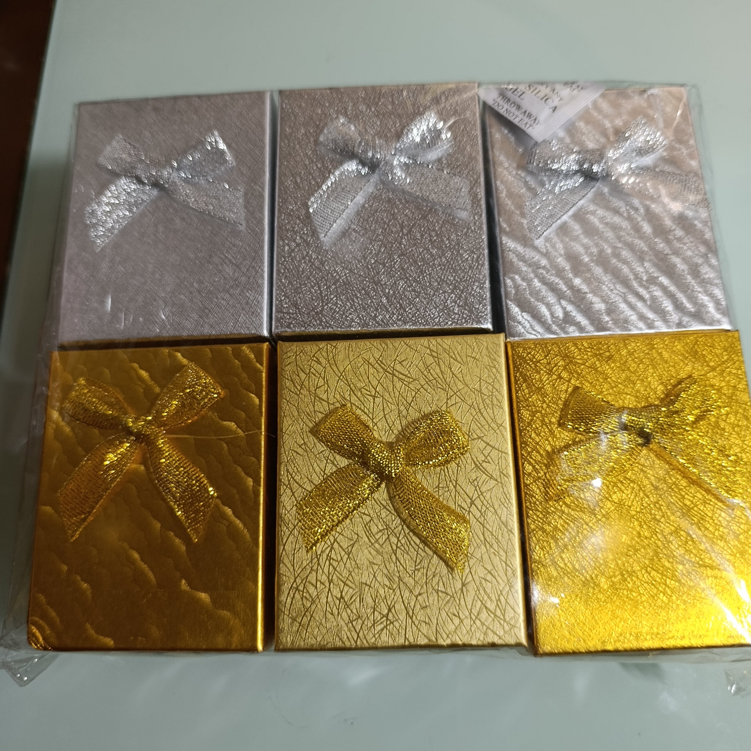CAJITA DE REGALO  DE CARTON 9X7 CM SURTIDA EN COLORES POR MAYOREO