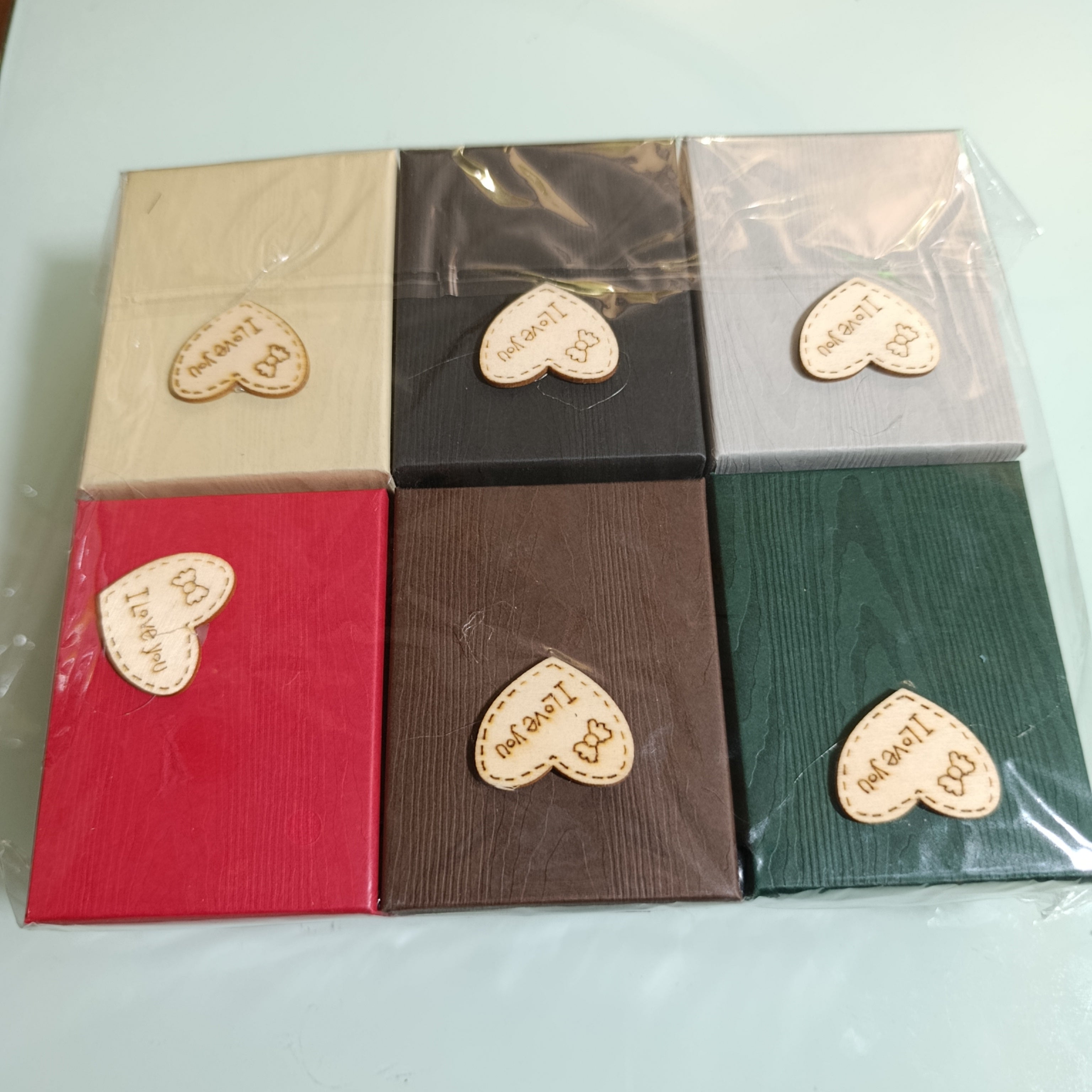 CAJITA DE REGALO  DE CARTON 9X7 CM SURTIDA EN COLORES POR MAYOREO