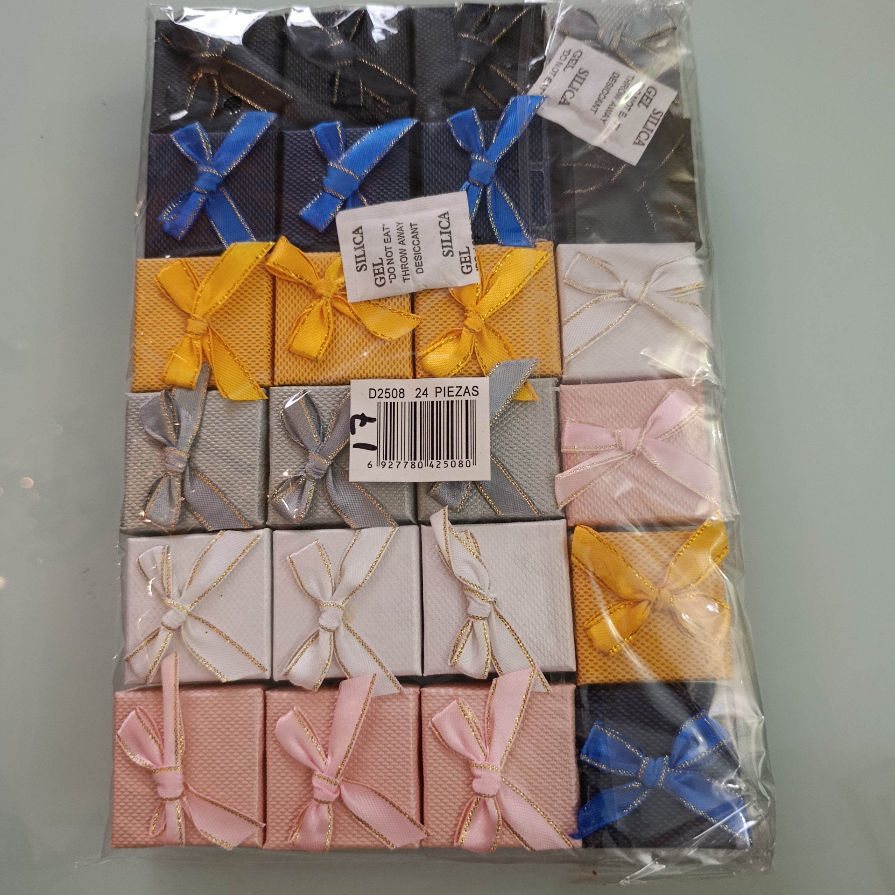 CAJITA DE REGALO MINI 4X4 CM SURTIDA EN COLORES YH DISEÑOS POR MAYOREO