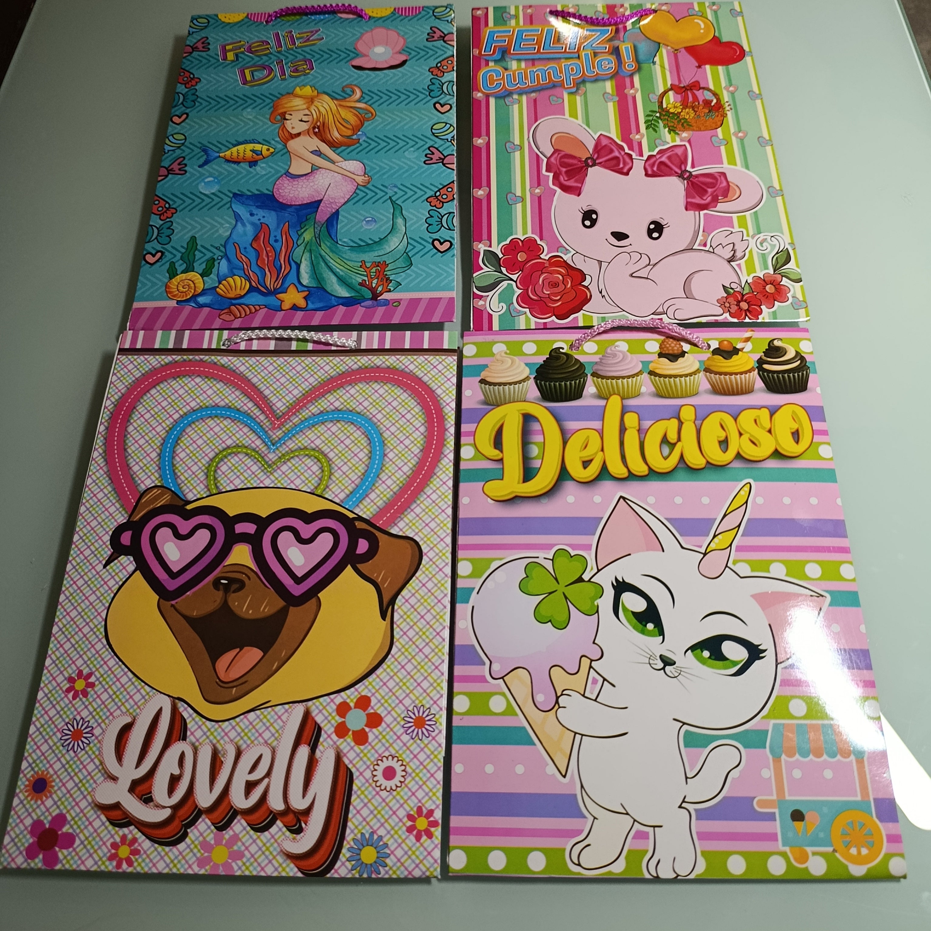 MS44ÑA BOLSA MEDIANA 28X19 CM SURTIDO EN DISEÑOS DE NIÑA POR MAYOREO