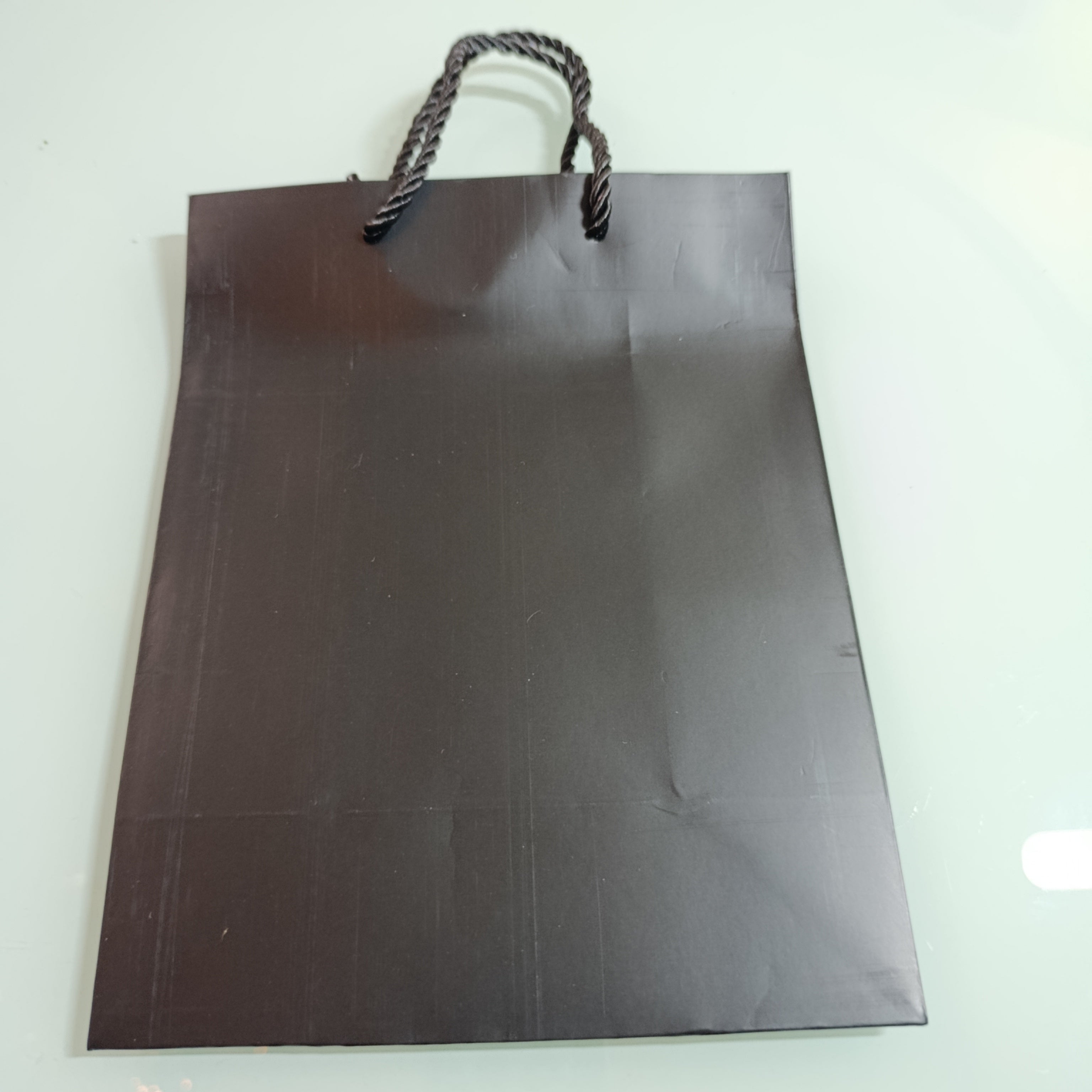 BOLSA DE PAPEL KRAFT PARA REGALO DE 23X18 CM CON CORDON DE LUJO POR MAYOREO