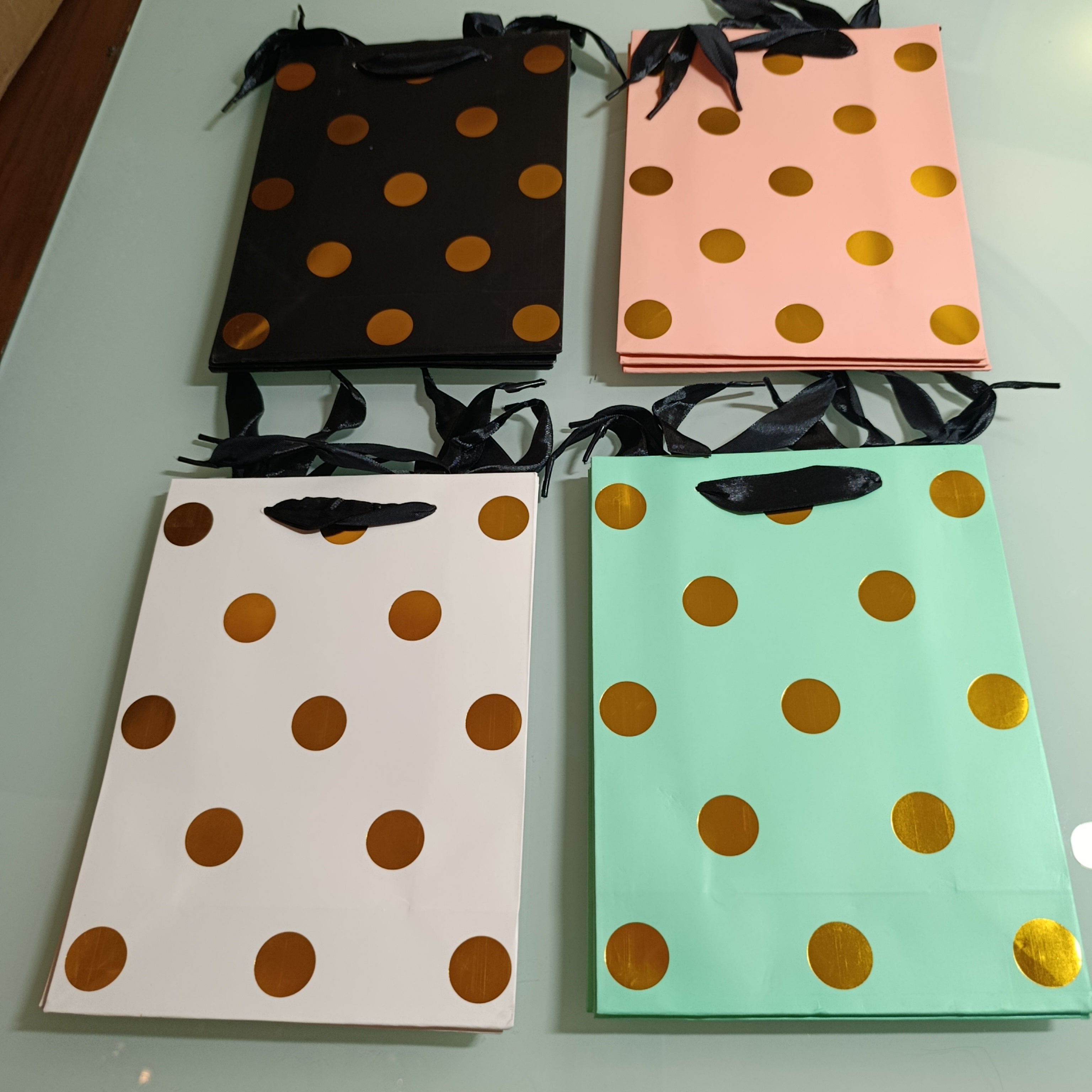 BOLSA PARA REGALO 24X18 CM PAPEL CARTON PRIMERA CALIDAD CON LISTON O AGUJETA PREMIUM POR MAYOREO SURTIDAS EN DISEÑOS Y COLORES