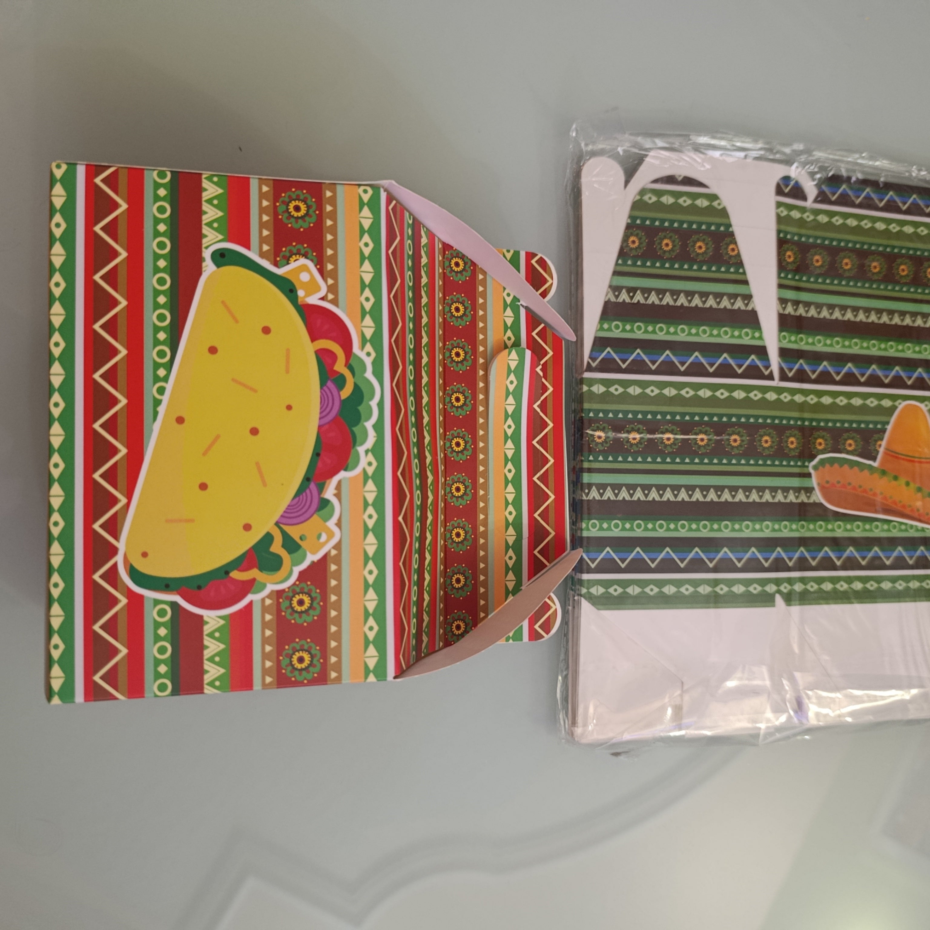 CAJITA PARA REGALO MOTIVOS MEXICANOS SURTIDA EN COLORES Y DISEÑOS 12X15 CM POR MAYOREO