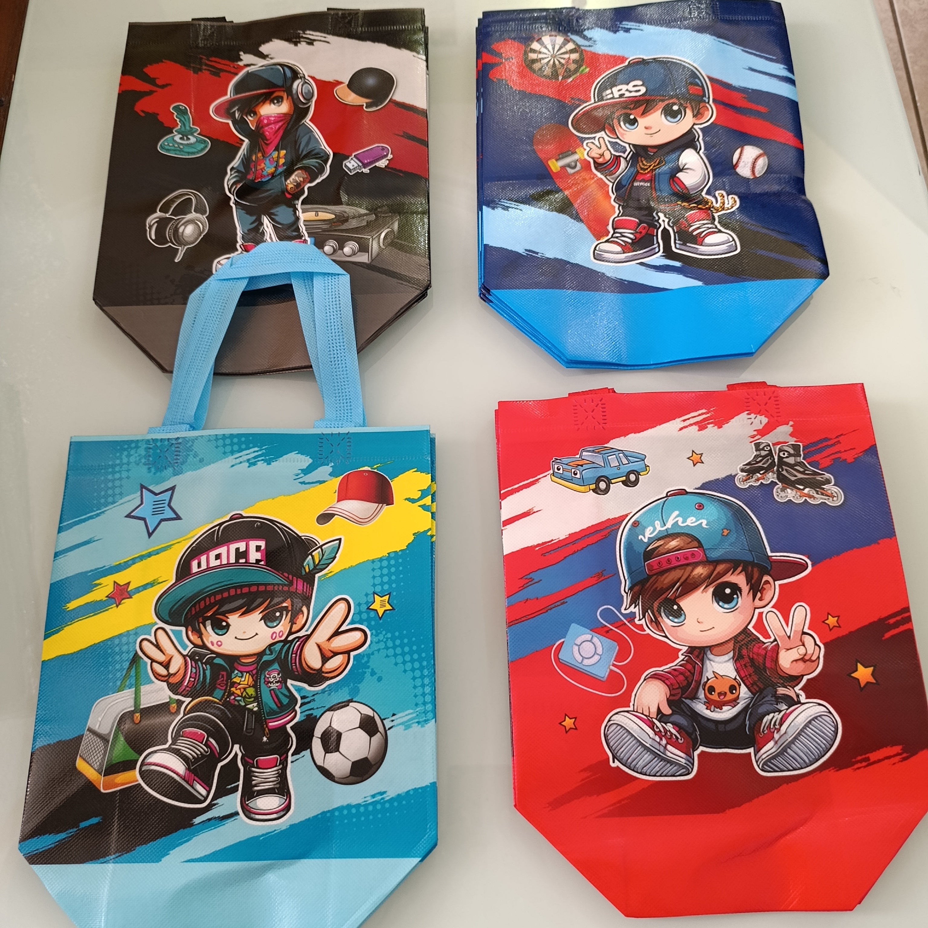 BOLSA DE PROPILENO DE 22X29 CM ESTAMPADA EN DISEÑOS INFANTILES Y COLORES SURTIDOS POR MAYOREO